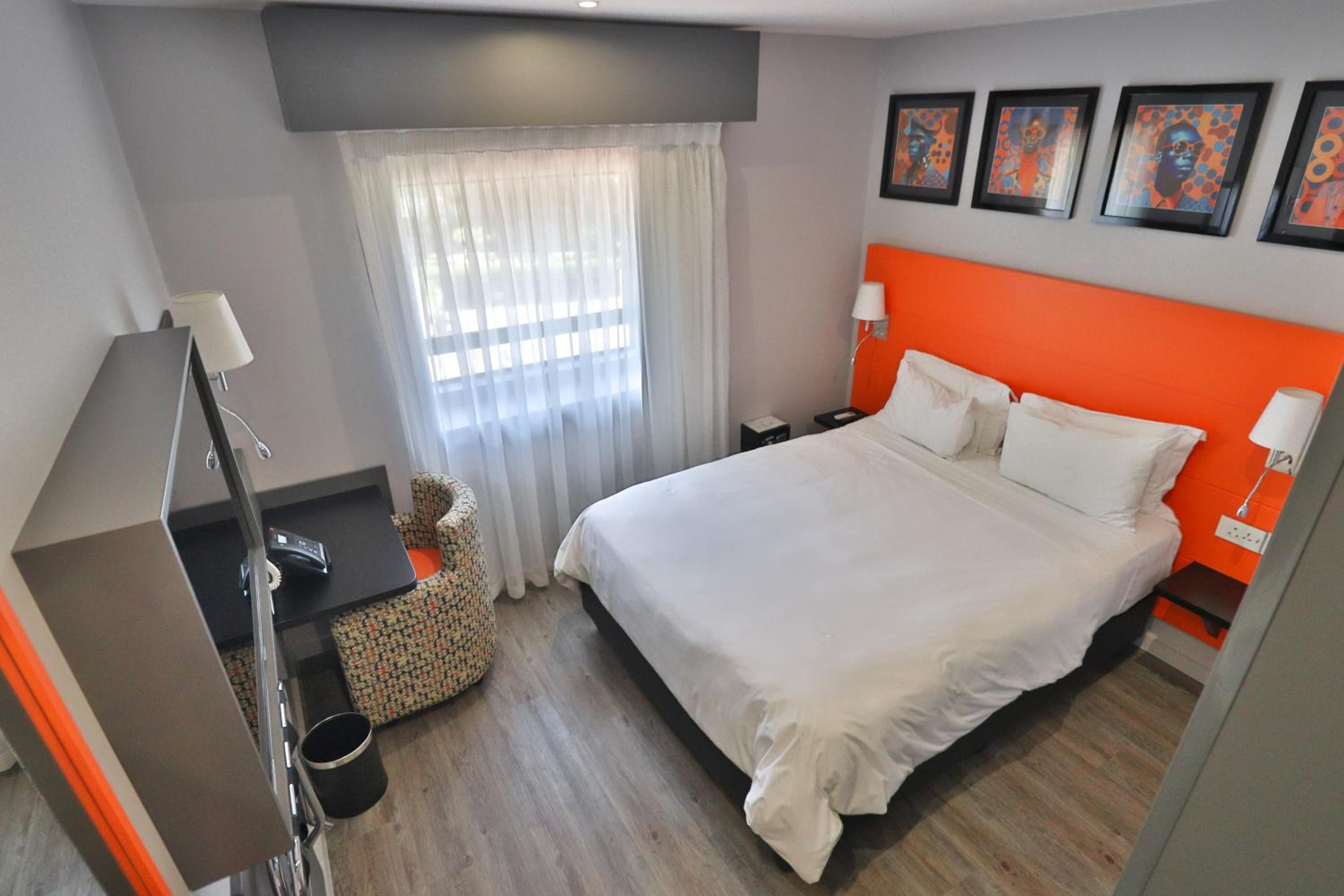 Standard Queen Room