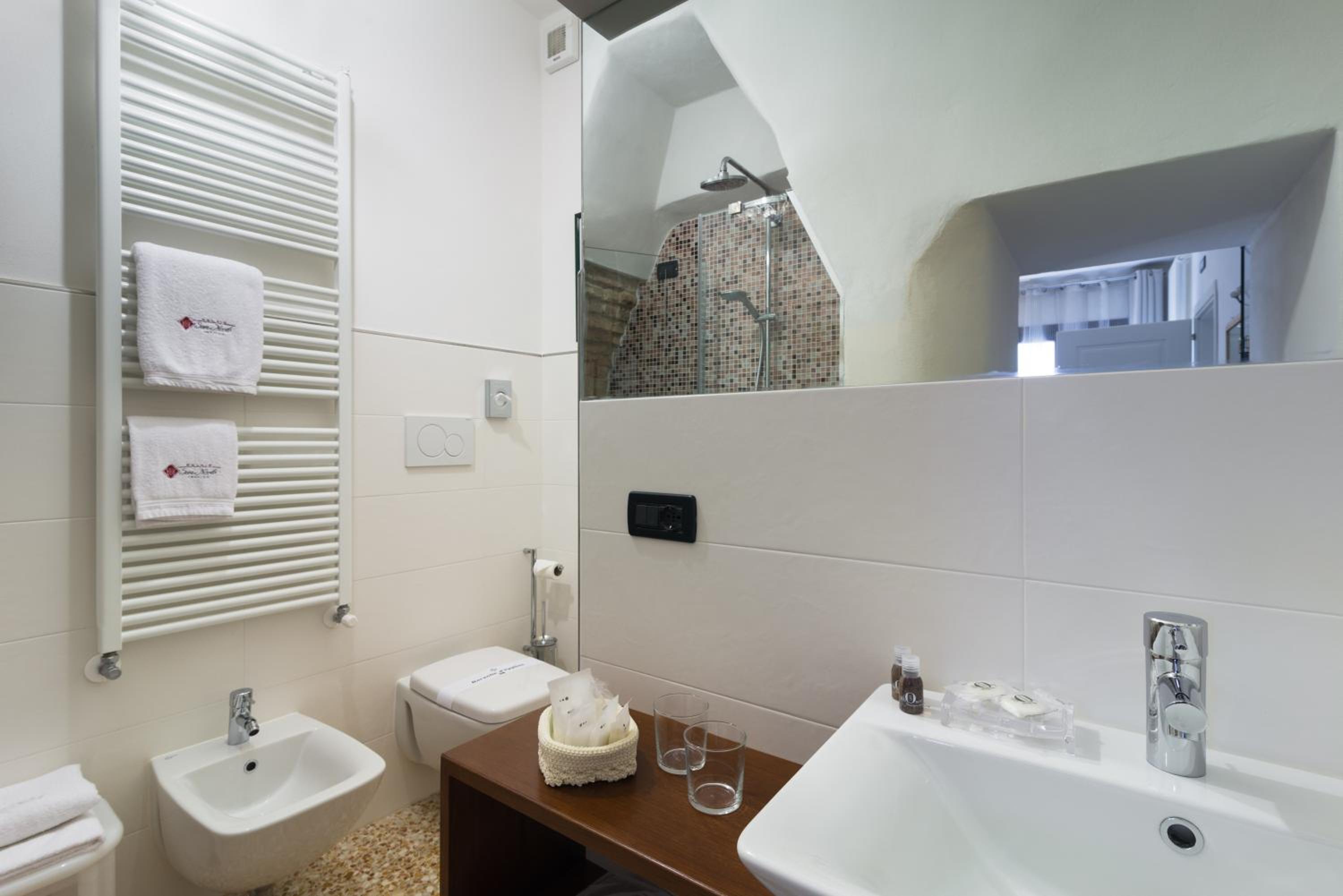 Superior Double or Twin Room photo 3