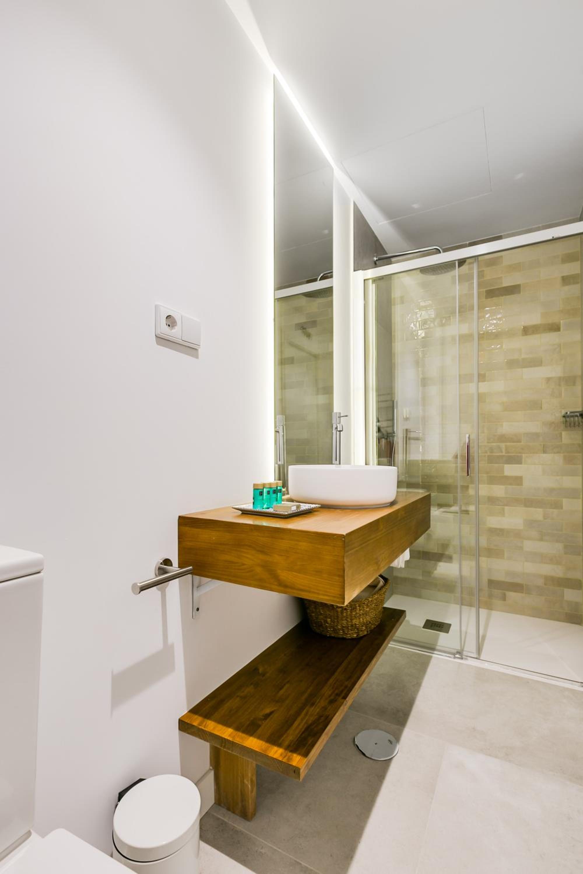 King Suite with Balcony photo 2