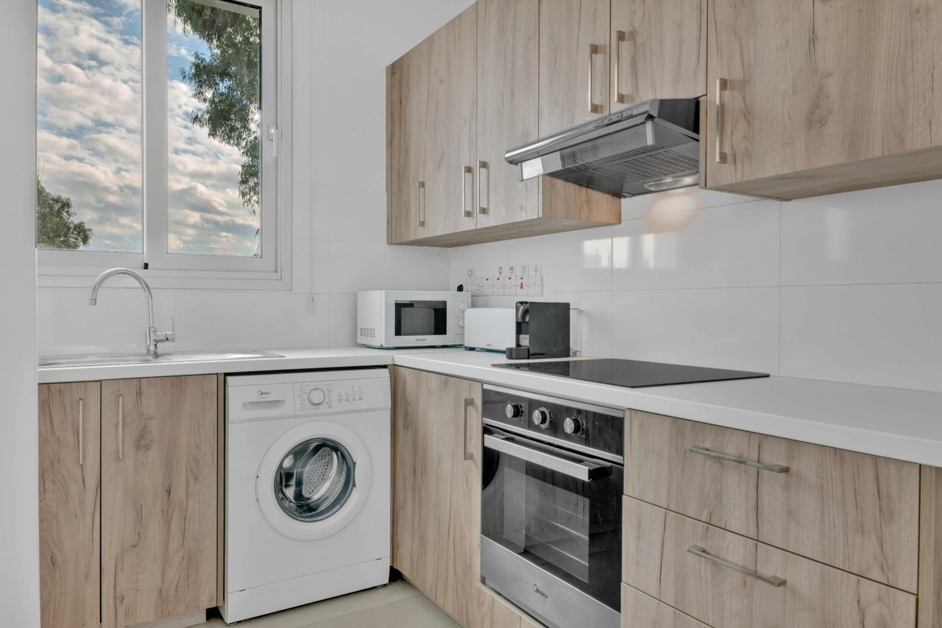 One-Bedroom Apartment photo 2
