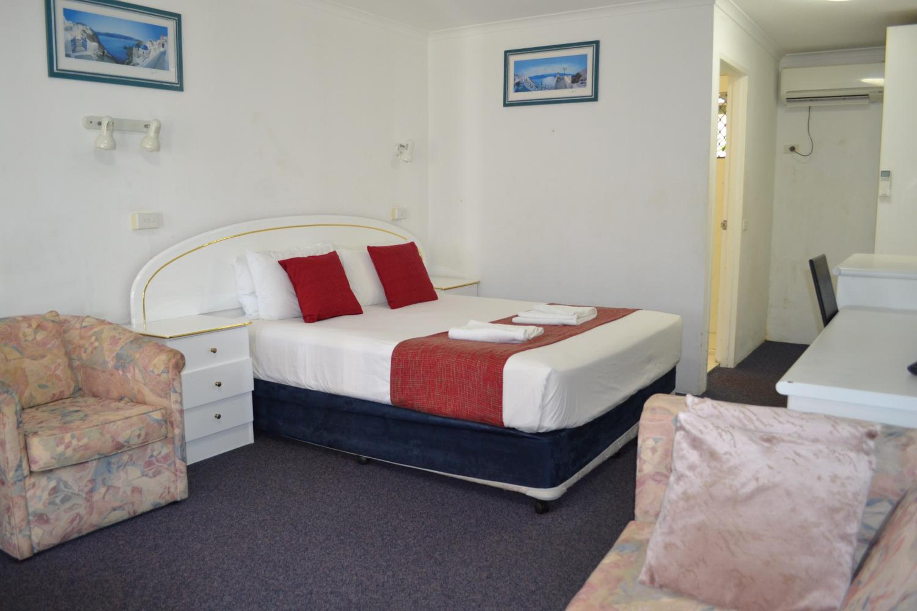Queen Room photo 1