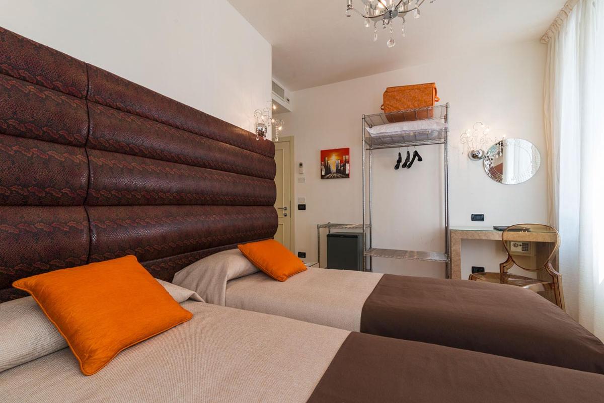 Deluxe Double or Twin Room photo 2