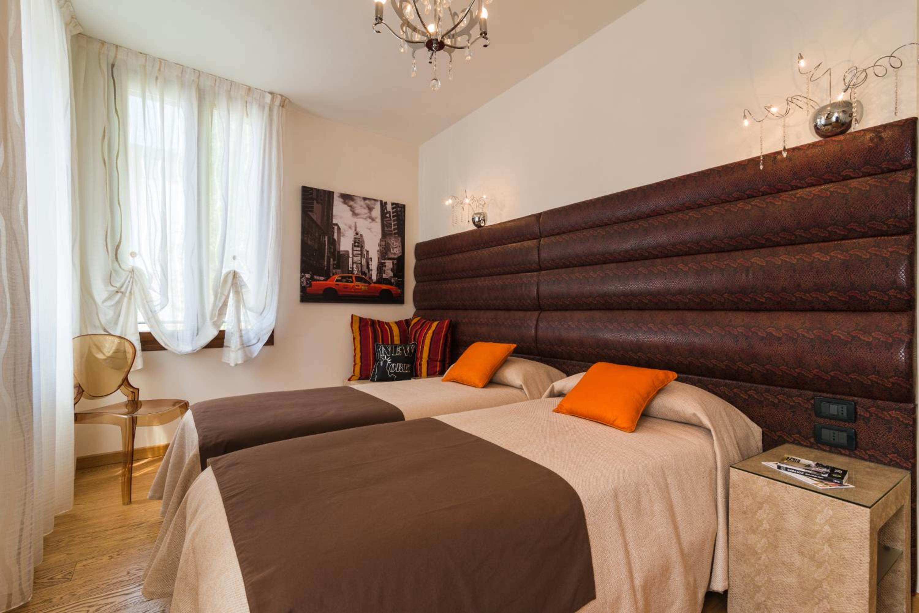 Deluxe Double or Twin Room photo 3