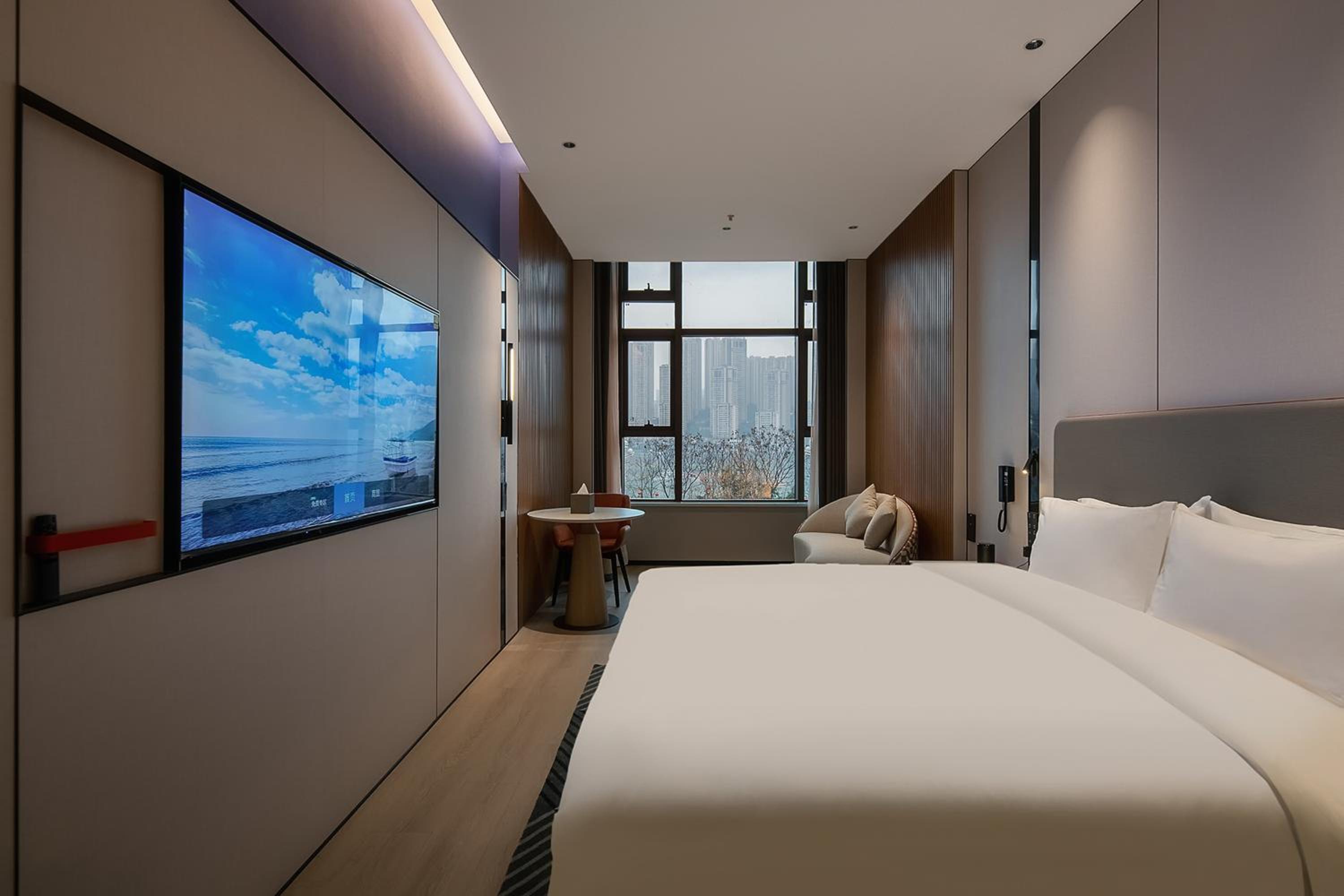 Standard King Room with River View