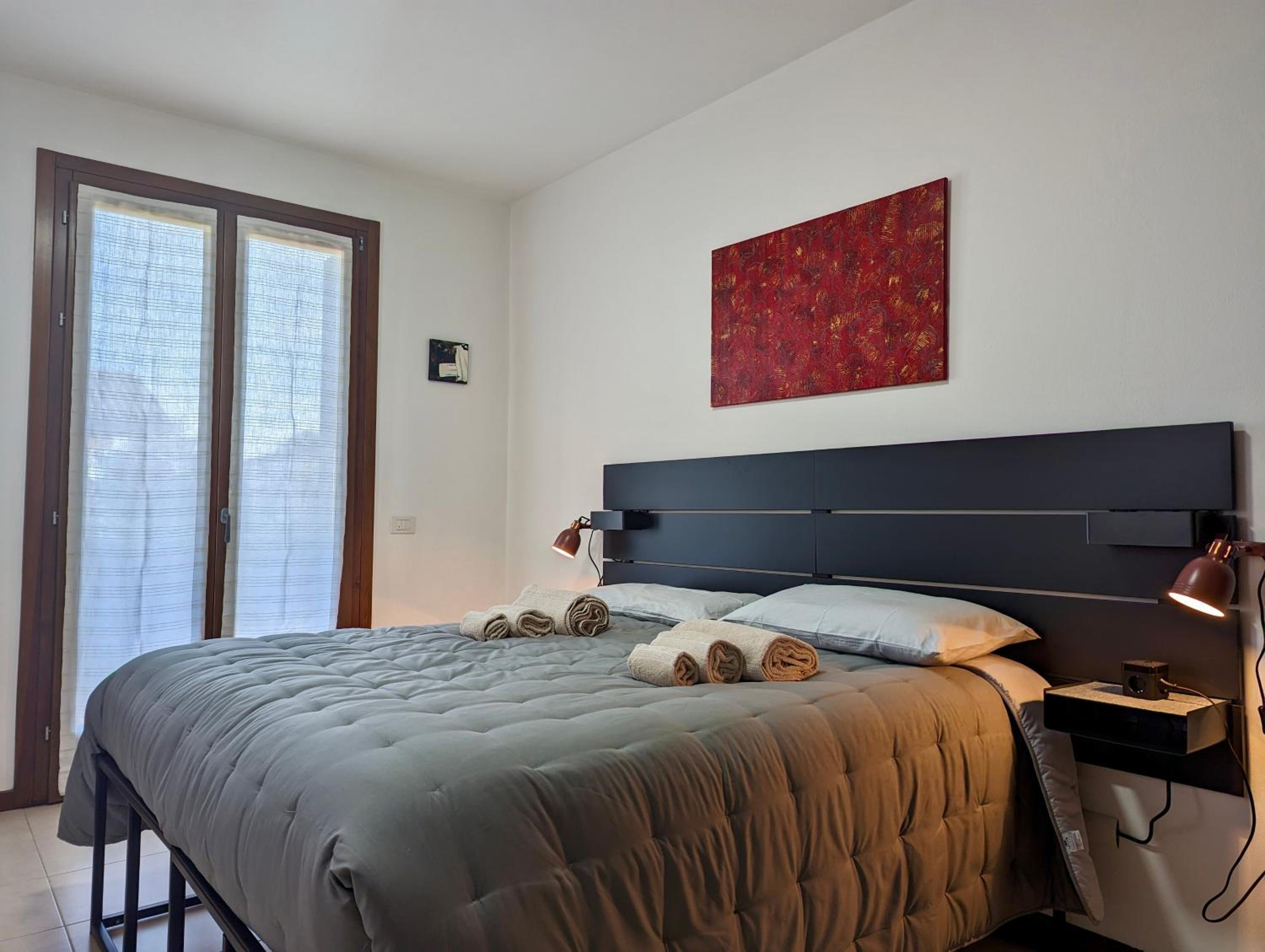 Three-Bedroom Apartment photo 1