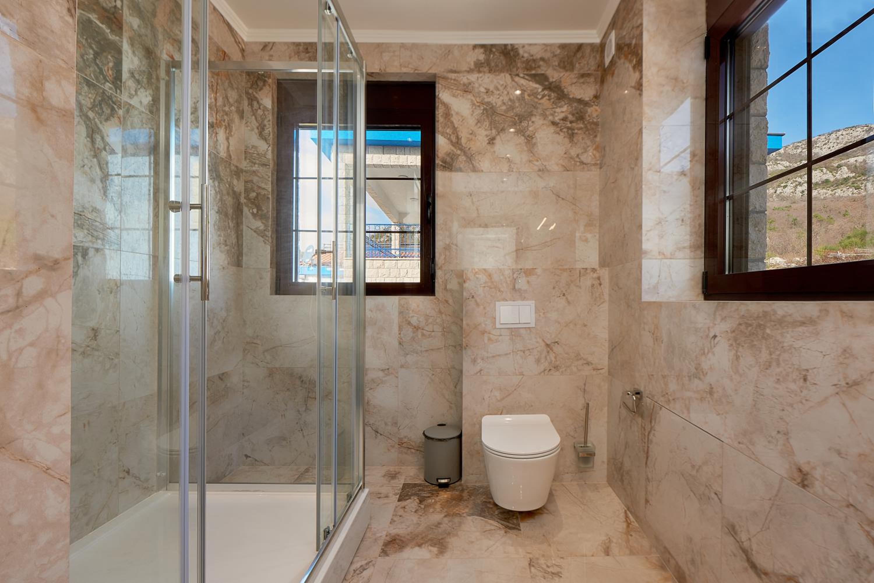 Villa photo 3