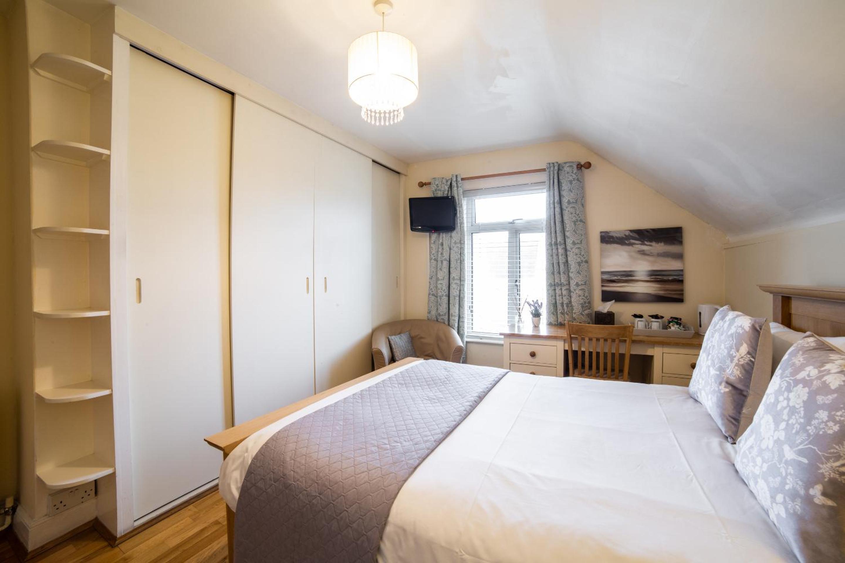 Standard Double Room photo 2
