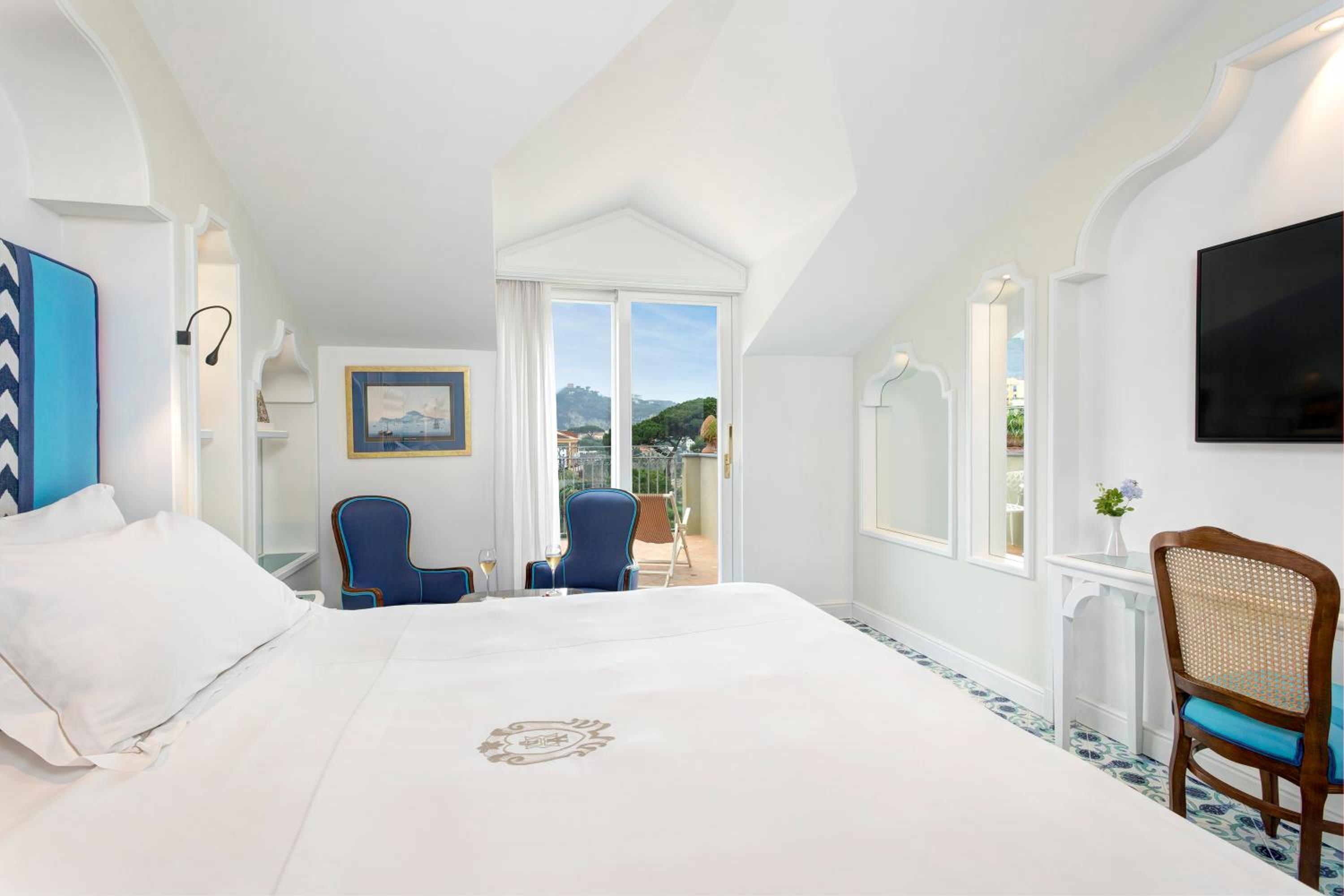 Deluxe Double or Twin Room with Balcony - Photo 2