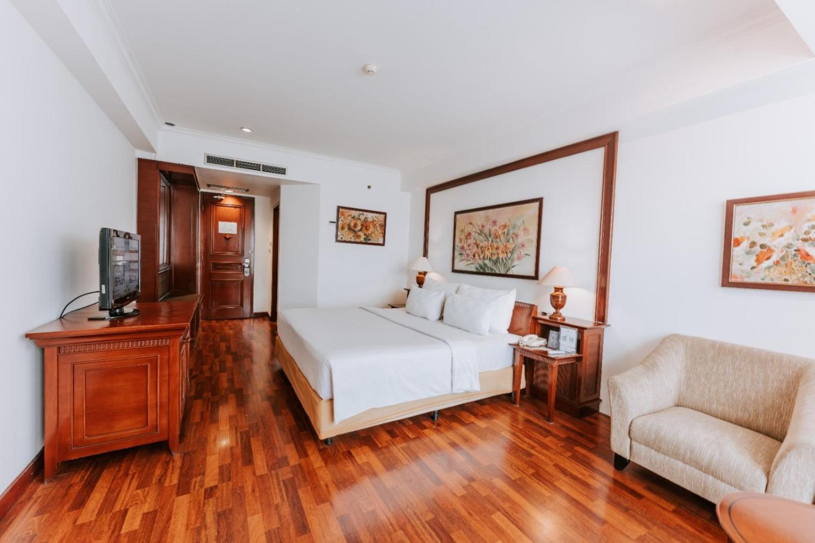 Business King Room - Photo 3