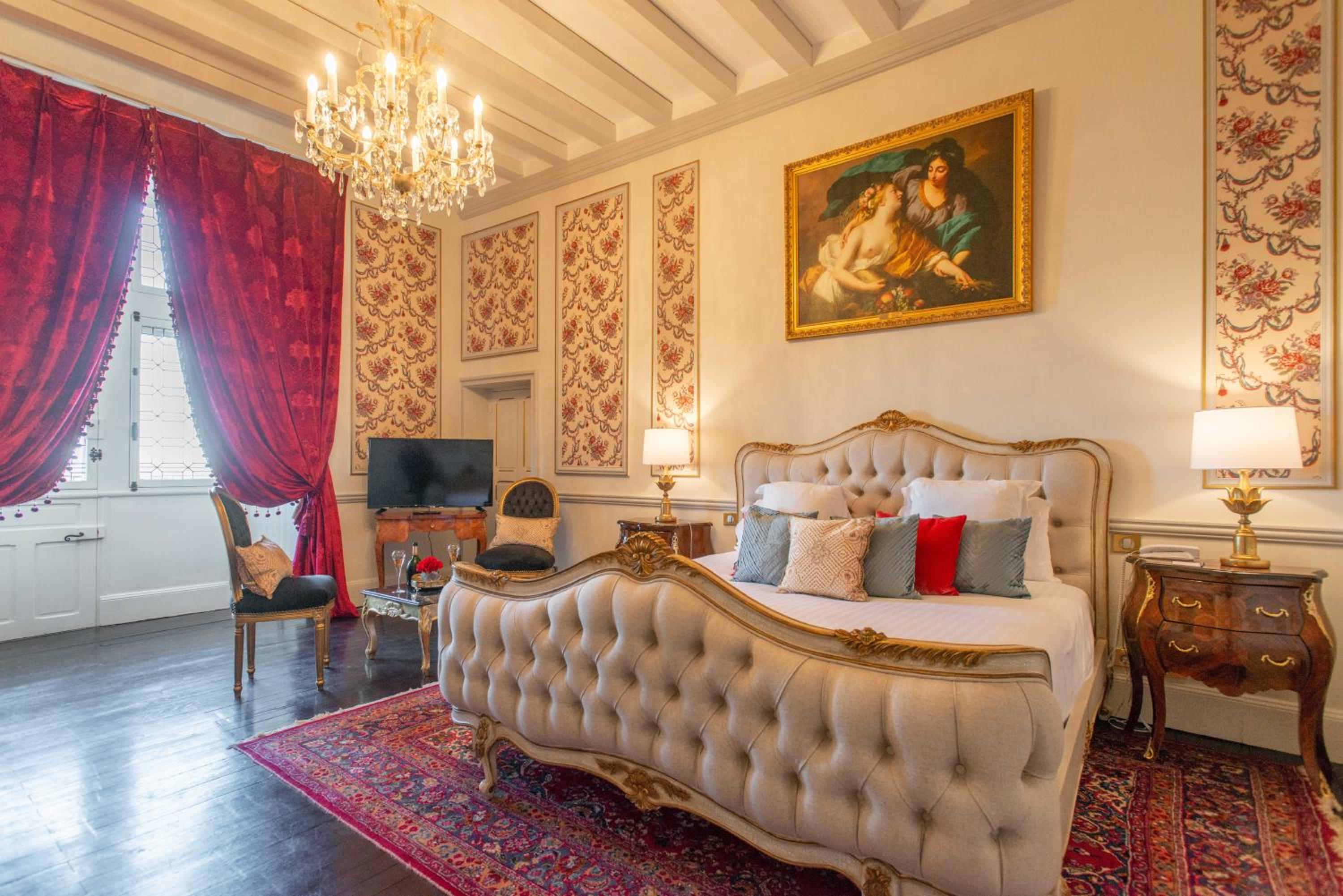 Deluxe Room Castle