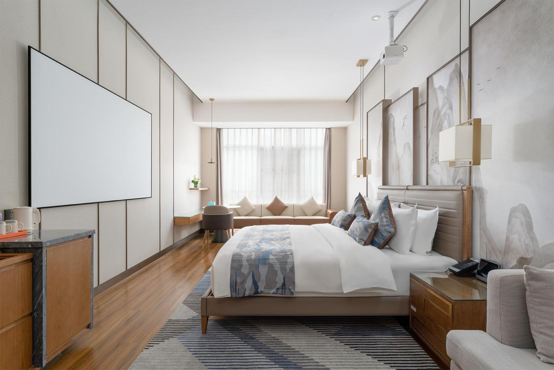 Standard King Room With Extra Floor Space photo 1