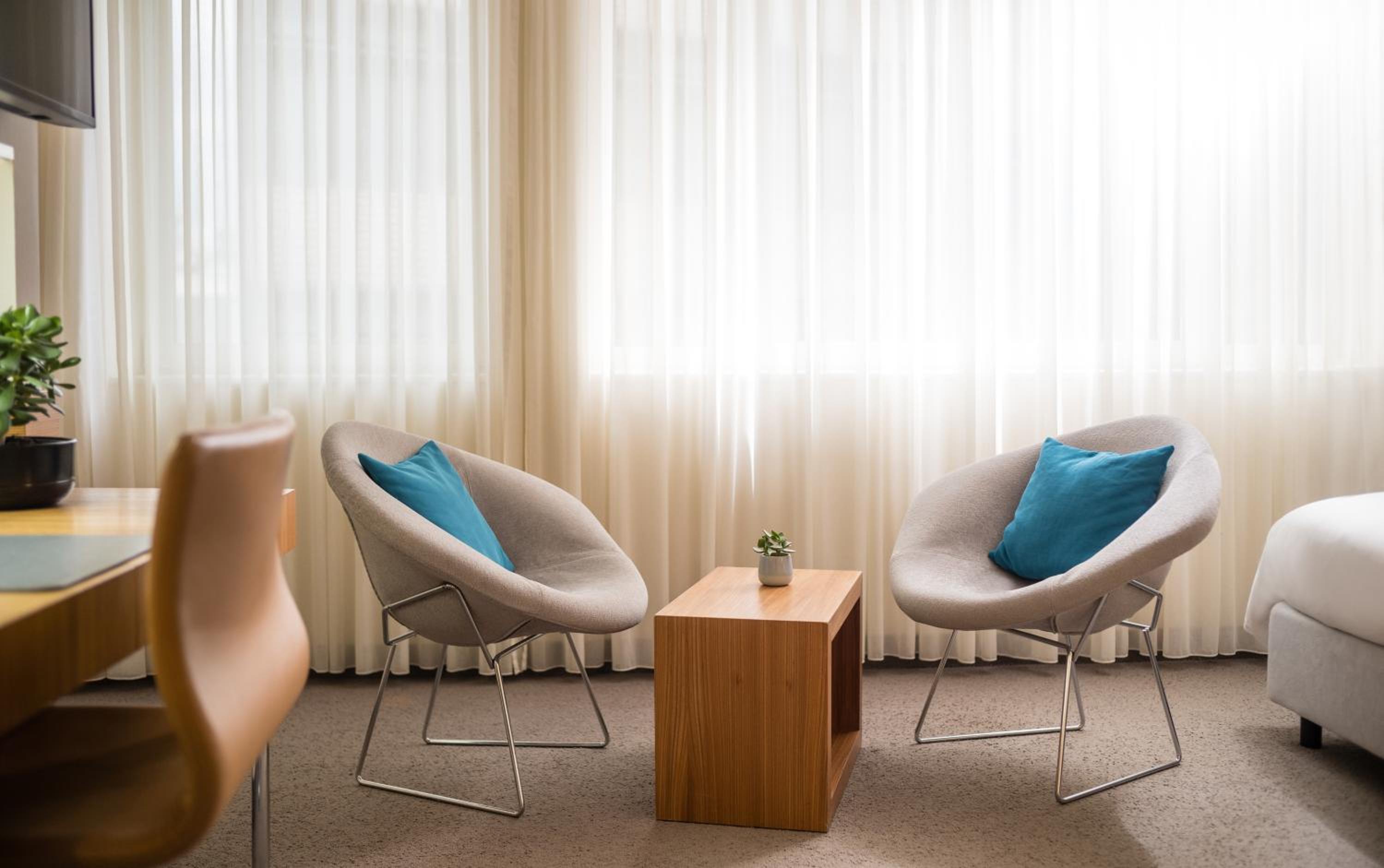 Deluxe King Room with Kudamm View