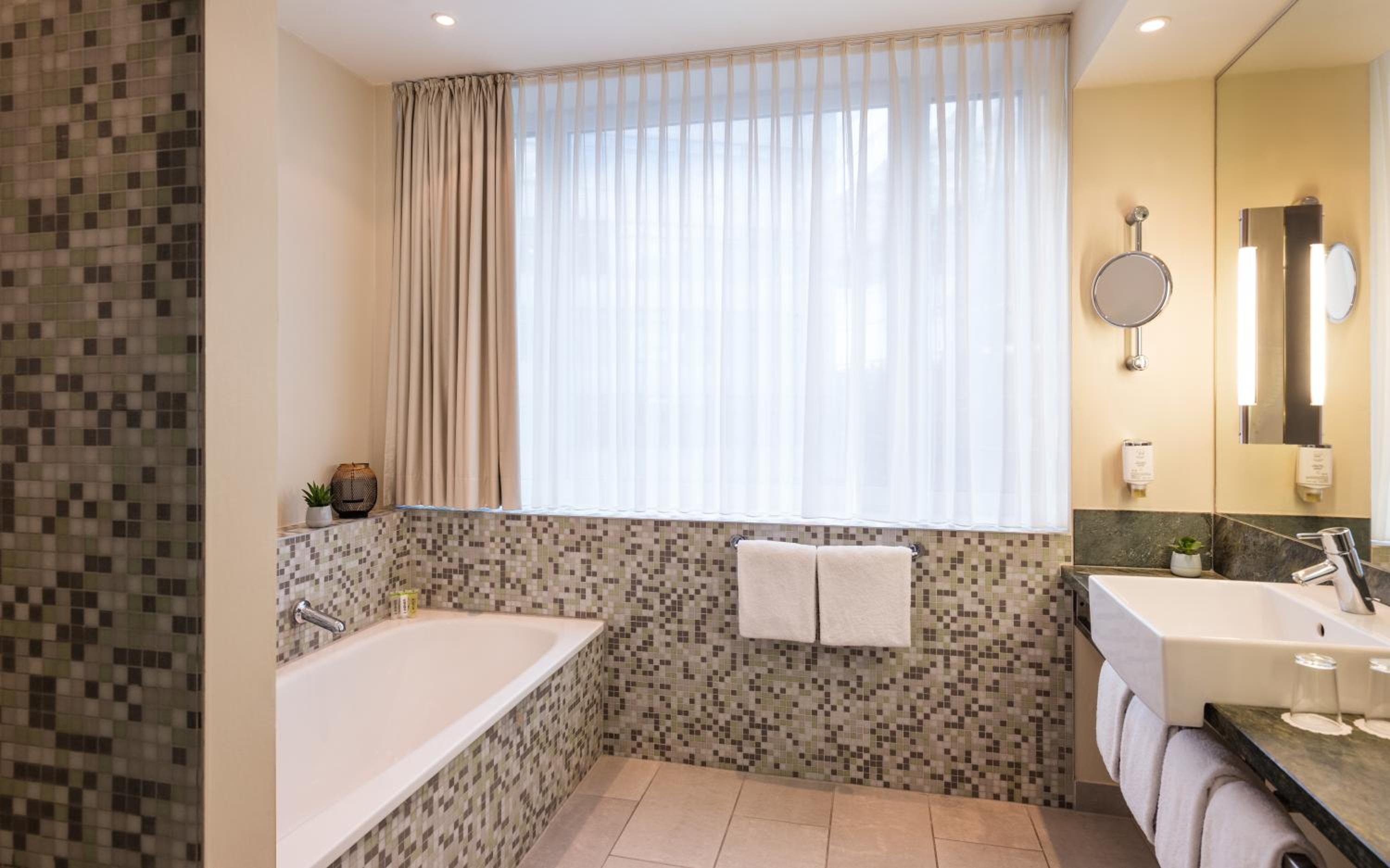 Junior Suite thumbnail 5