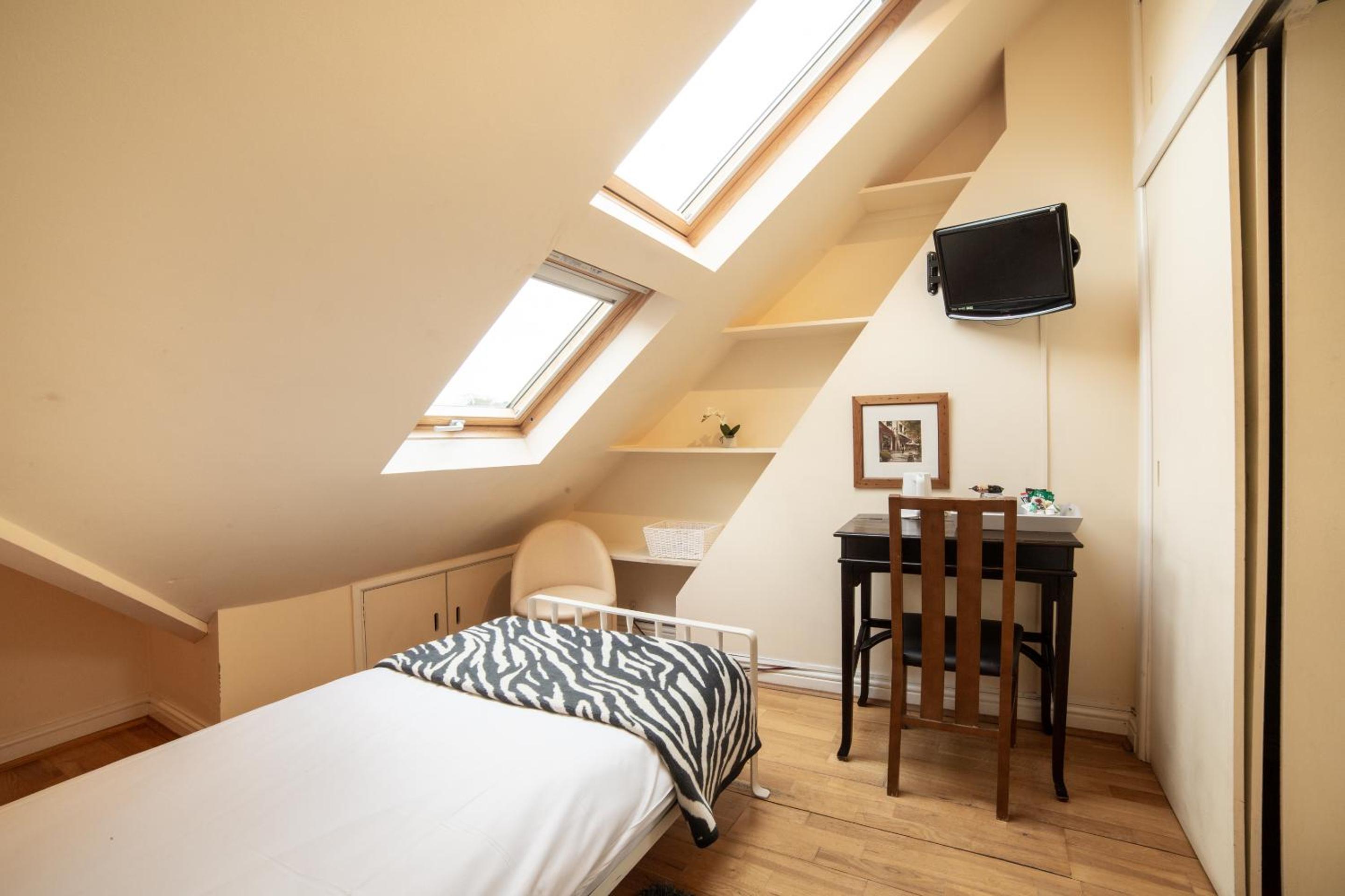 Budget Single Room photo 2