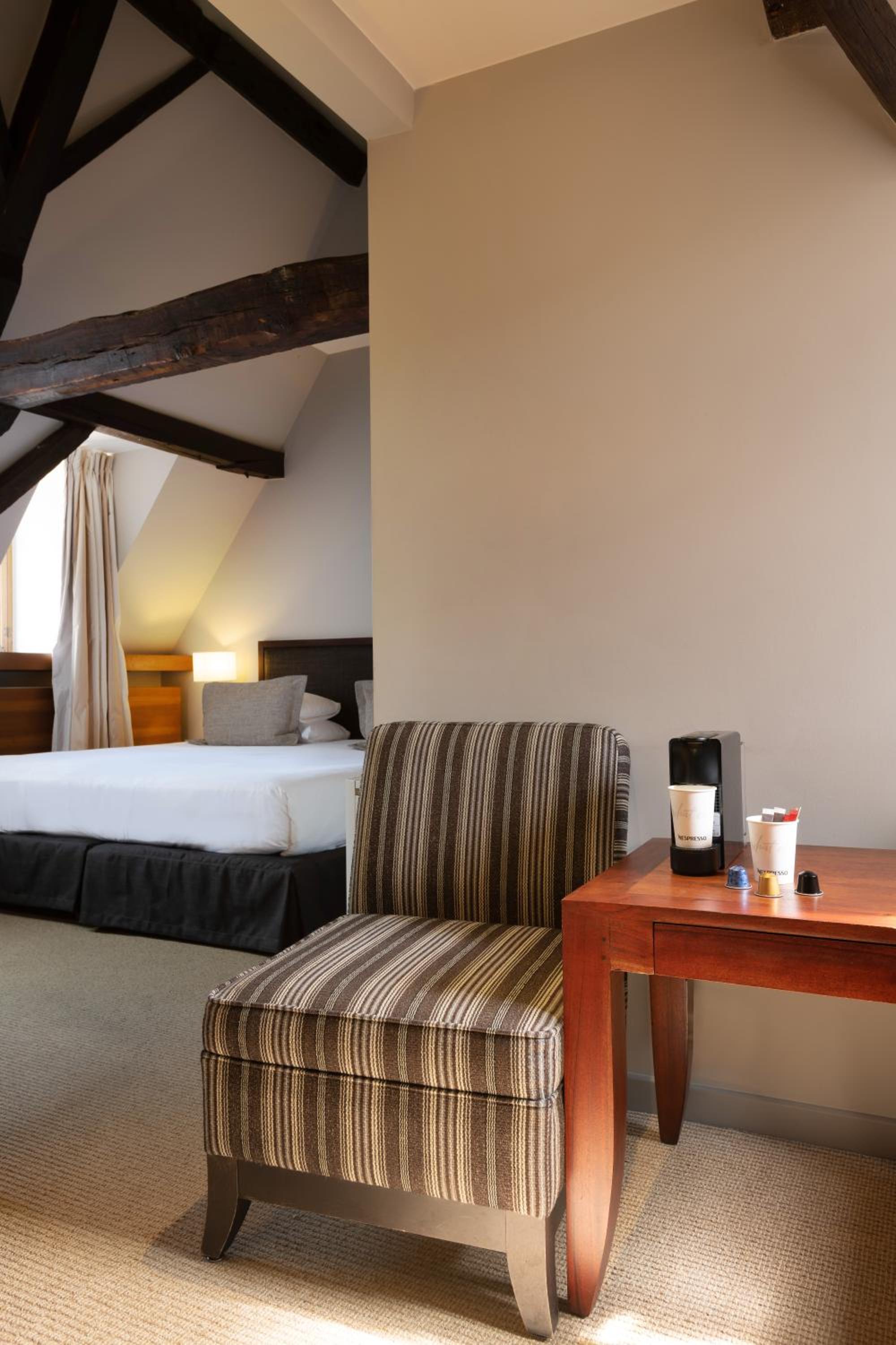 Standard Double Room - Photo 10