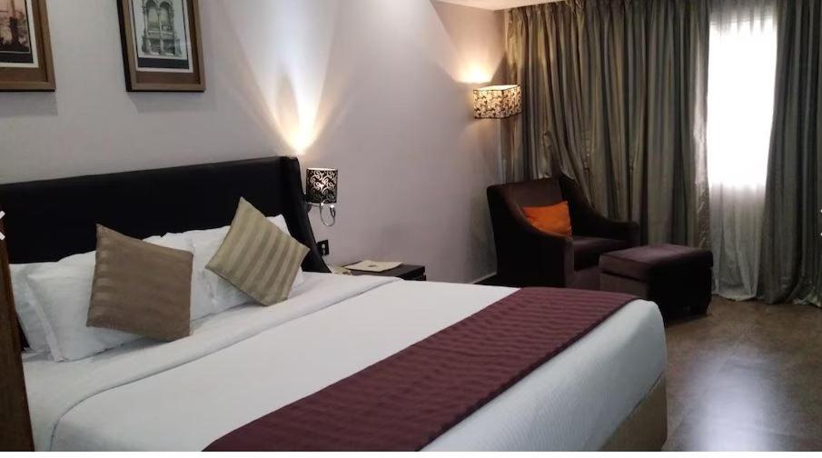 Superior King Room photo 2