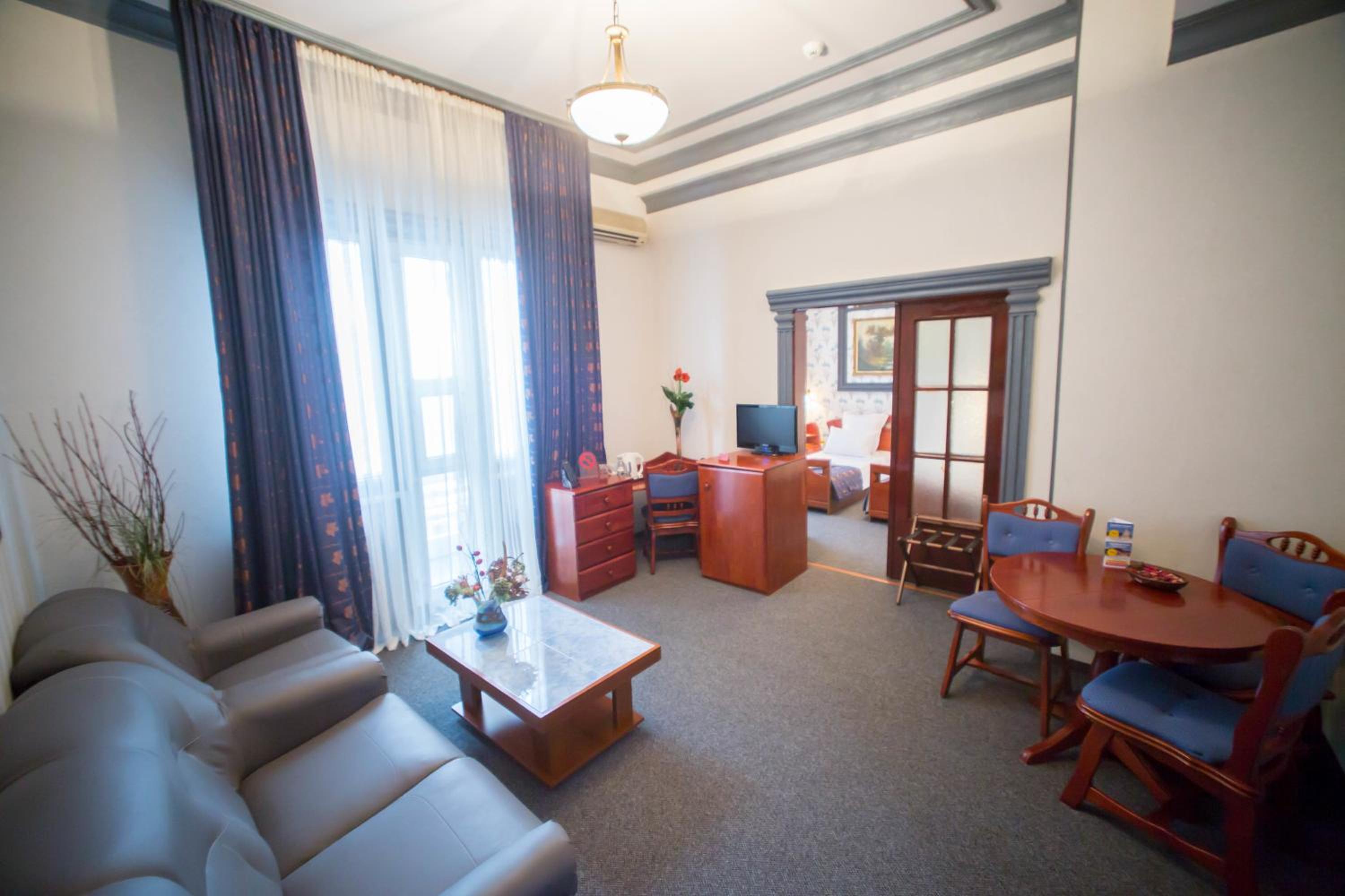 Twin Suite - Photo 17