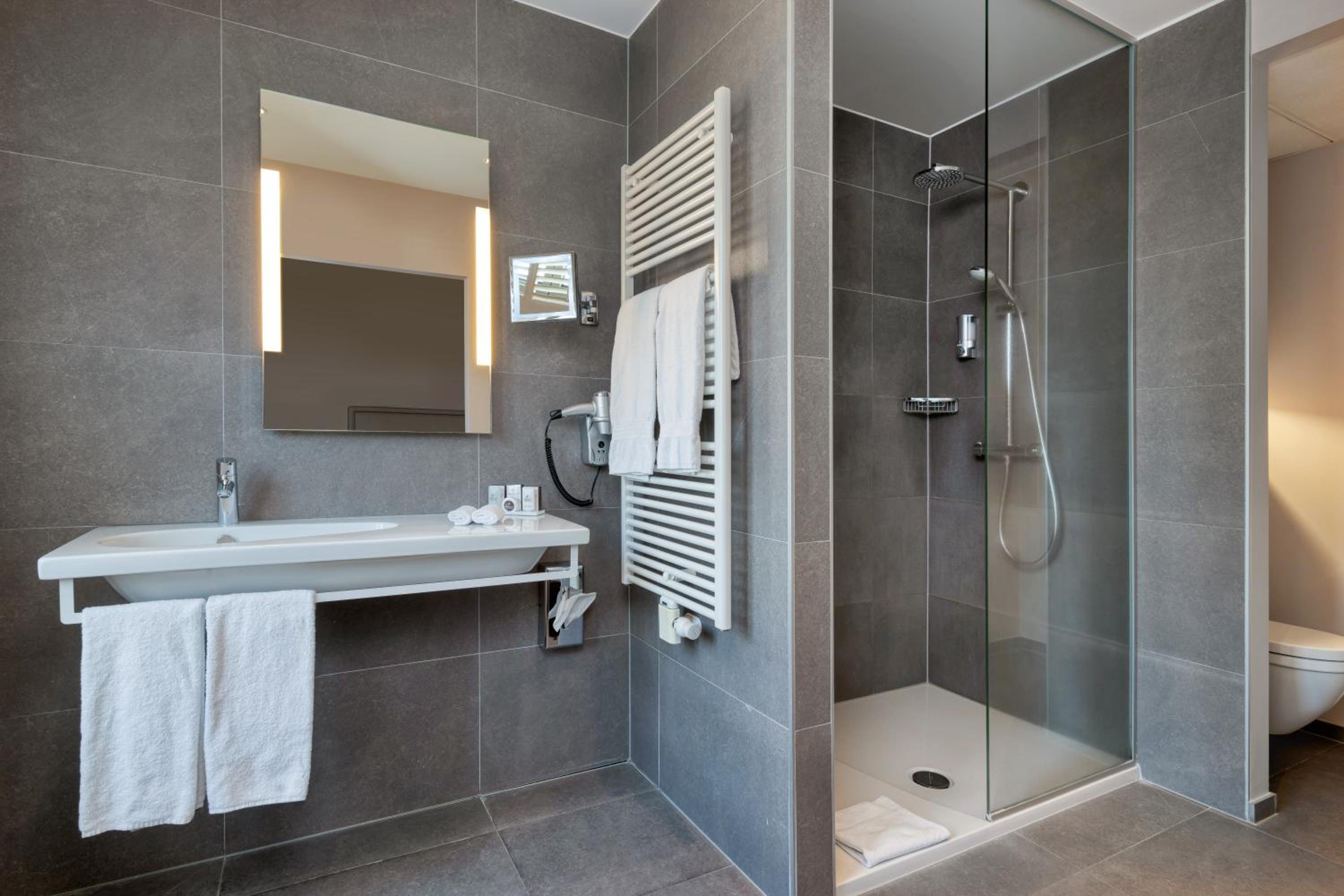 Standard Double Room - Photo 14