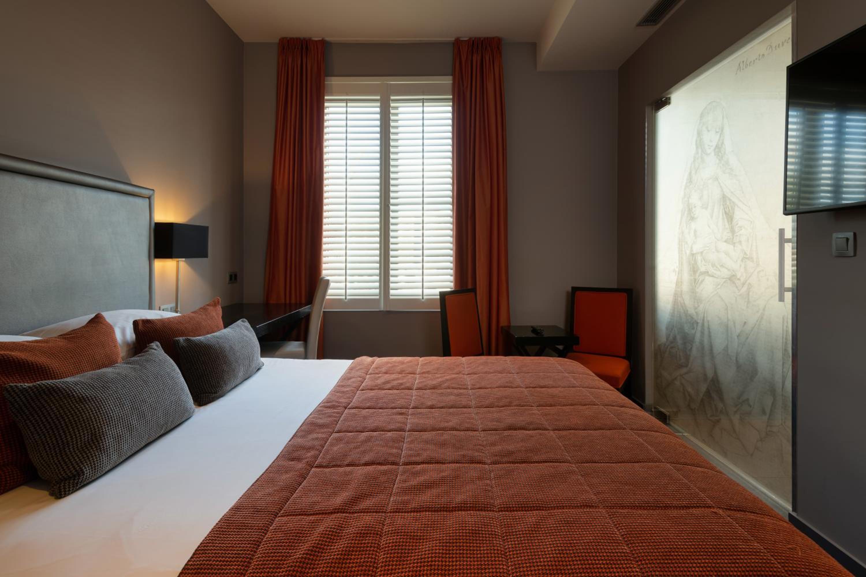 Standard Double Room - Photo 3