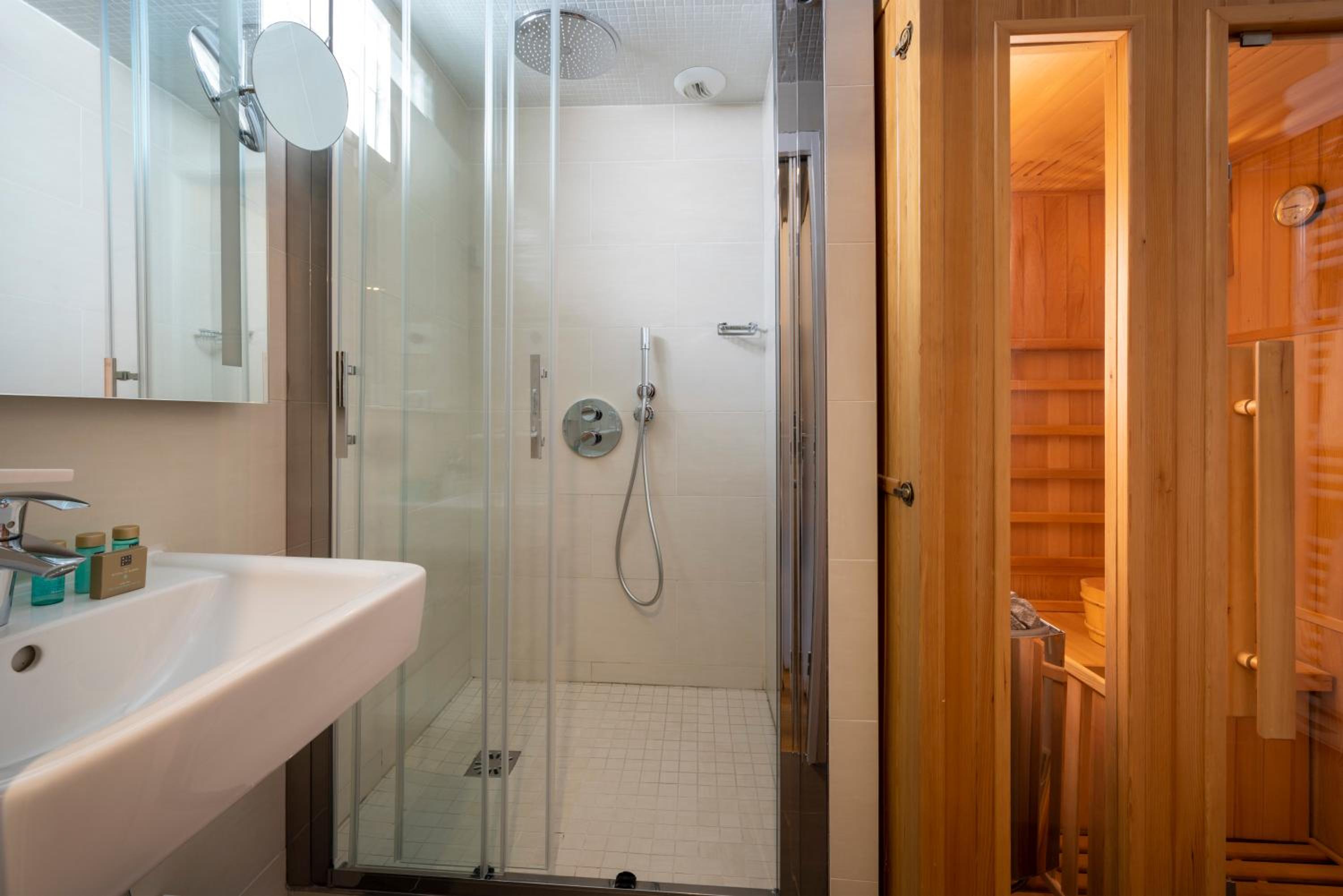 Suite with Private Hammam Access photo 2