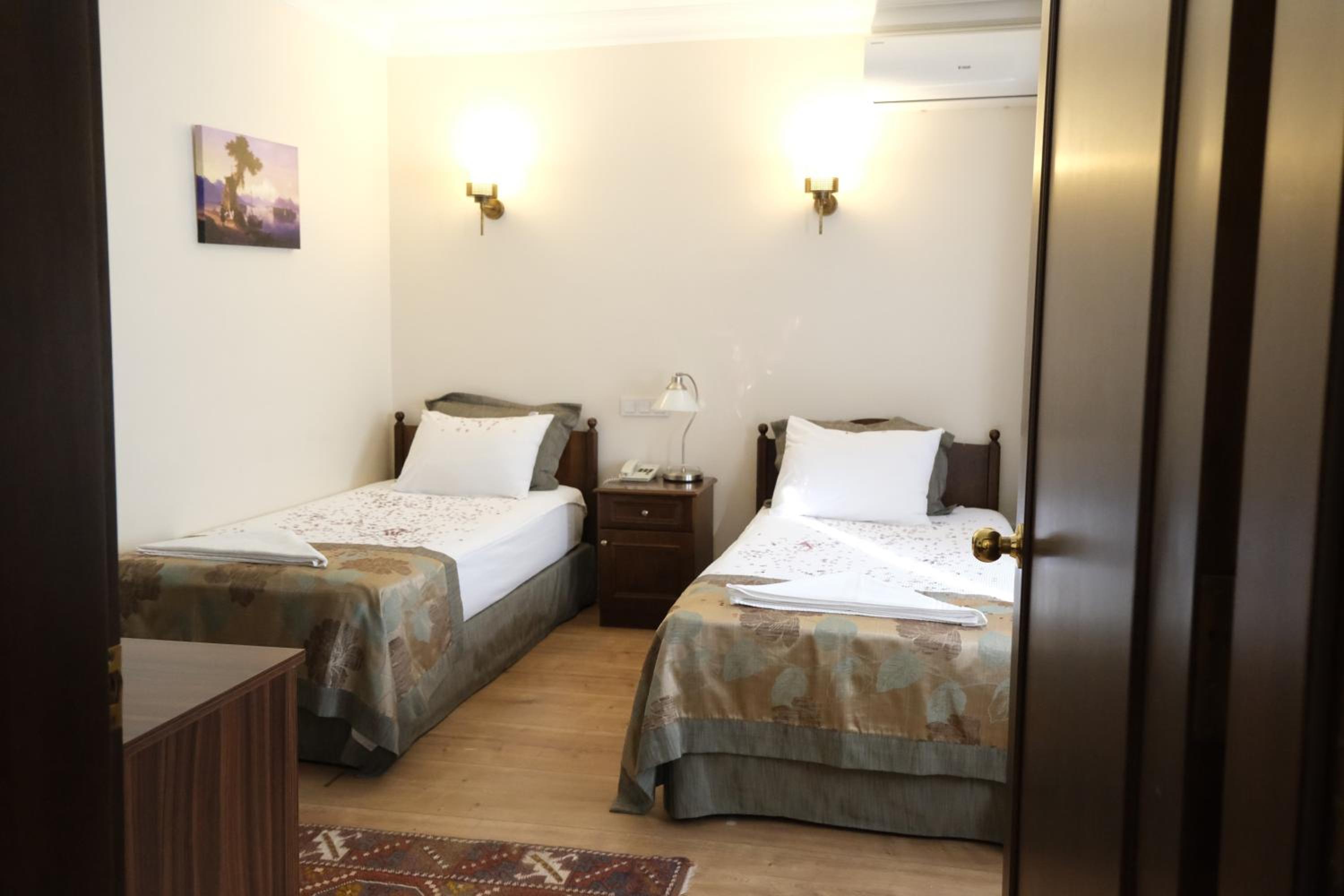 Deluxe Quadruple Room photo 3