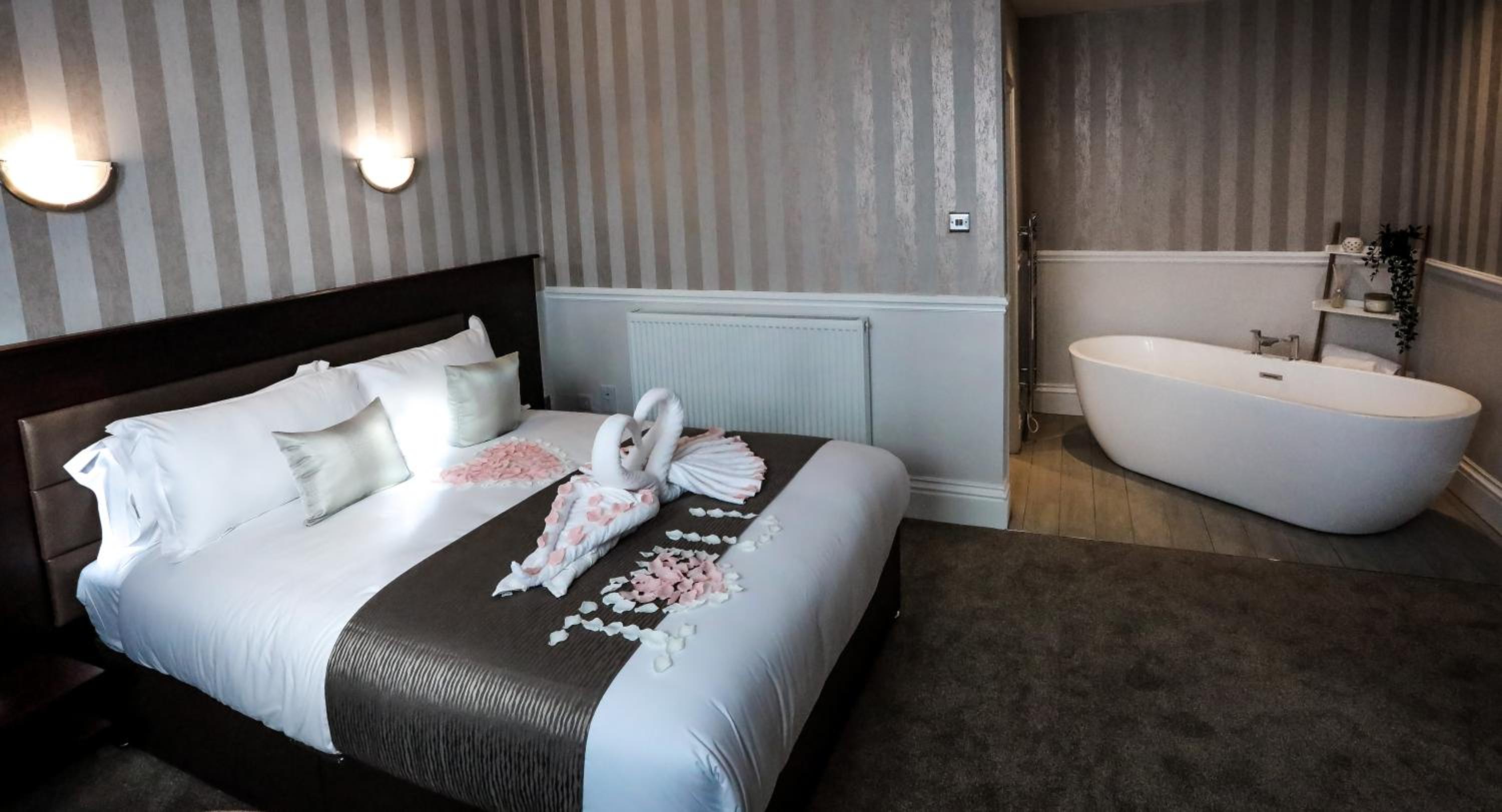 Superior Suite - Photo 3