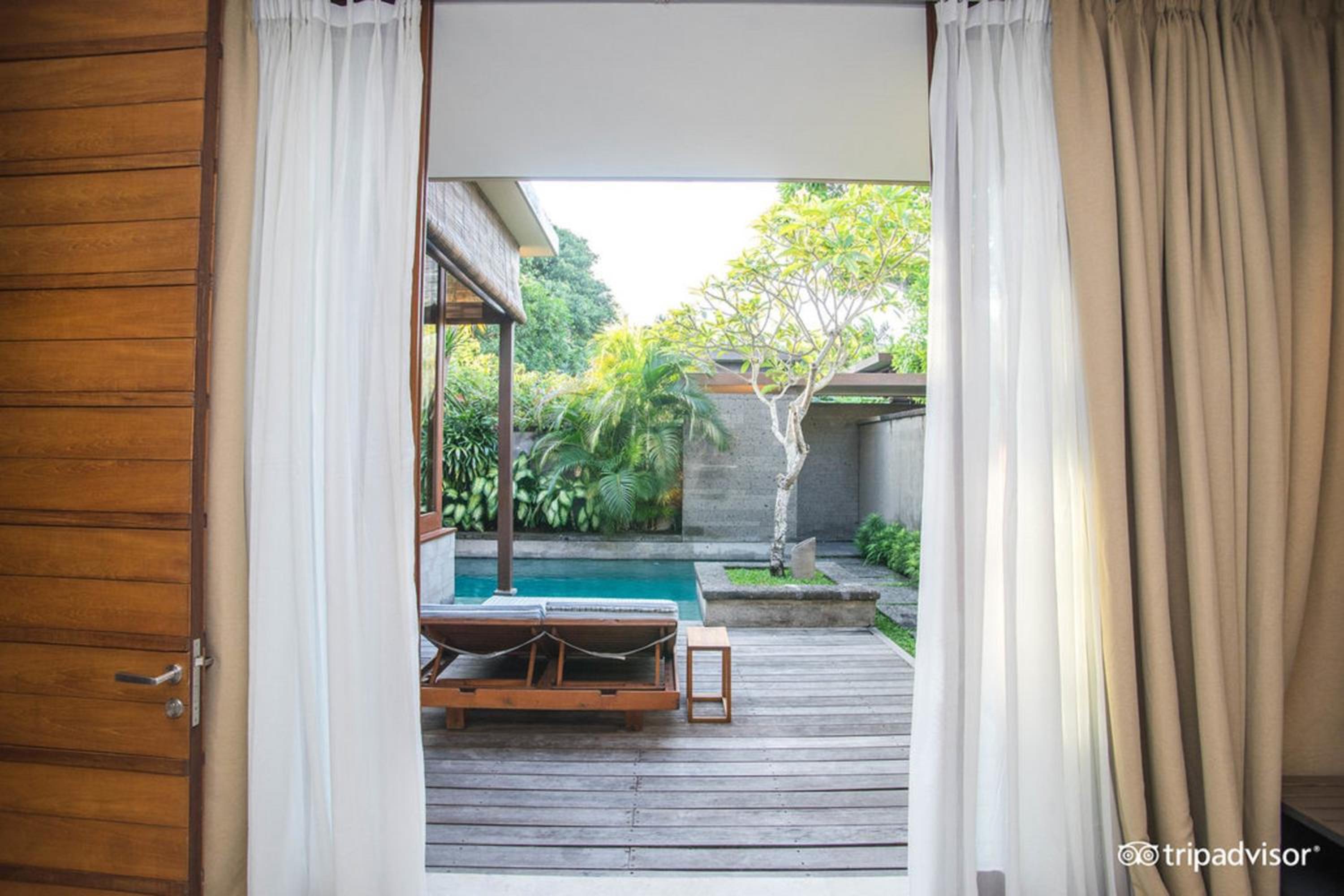 One-Bedroom Villa with Private Pool - Photo 2