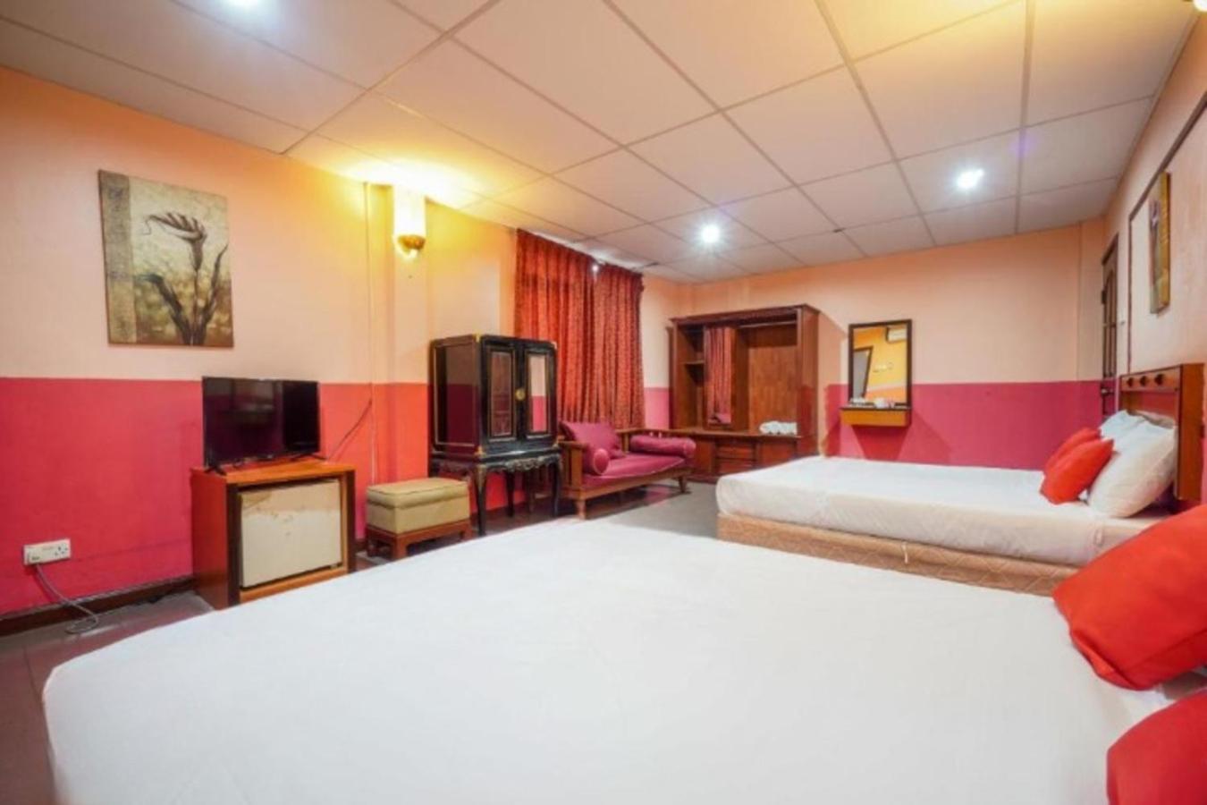 Deluxe Family Room - Photo 3