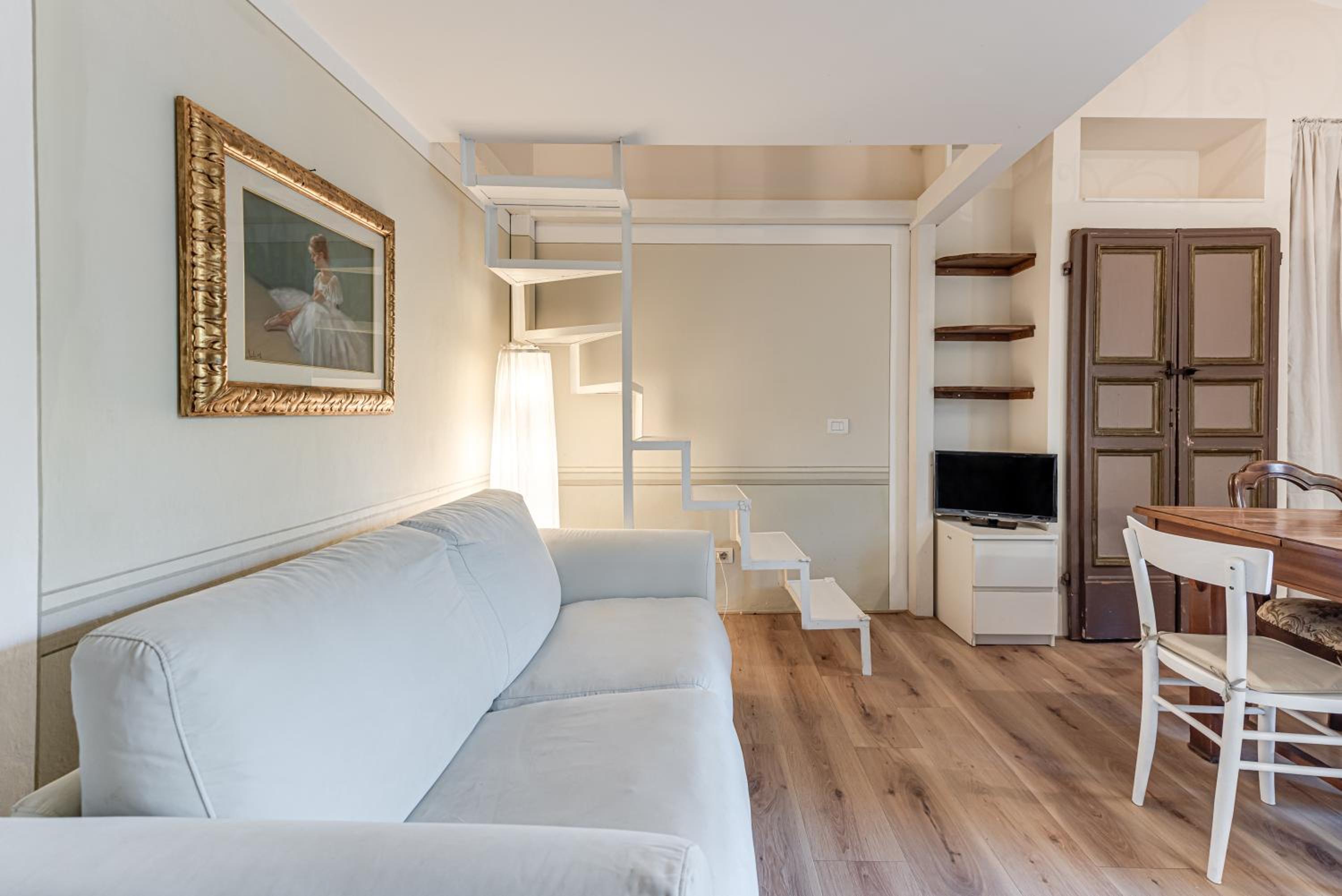 Superior One-Bedroom Apartment photo 1