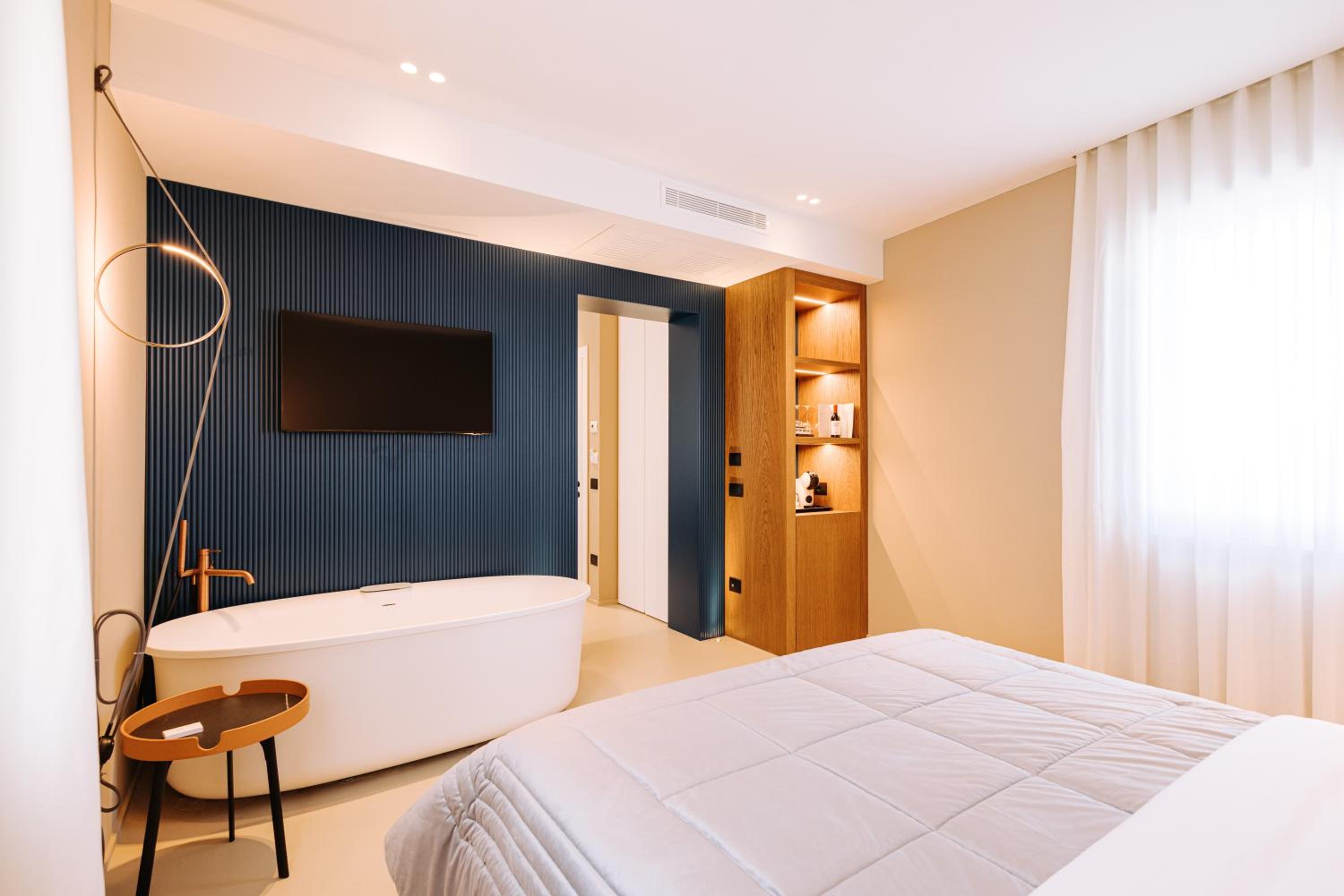 Queen Room - Photo 16