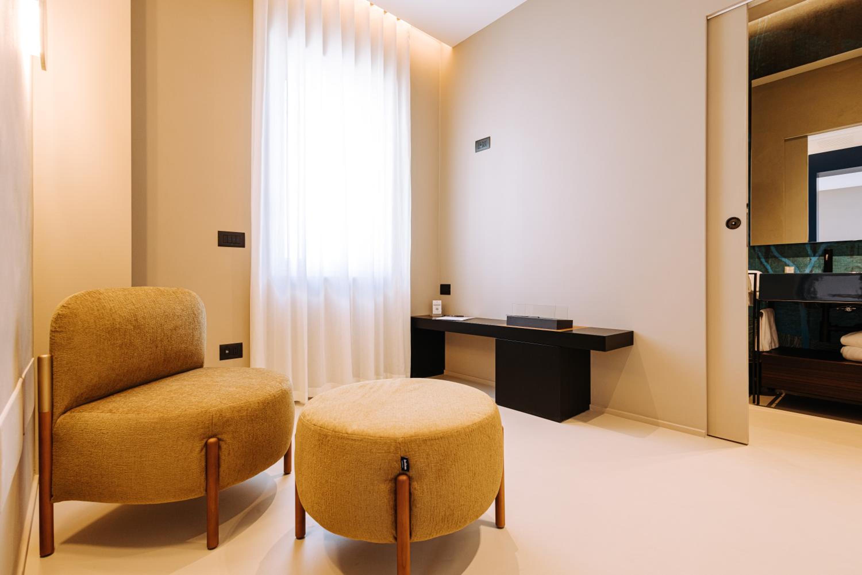 Queen Room - Photo 6
