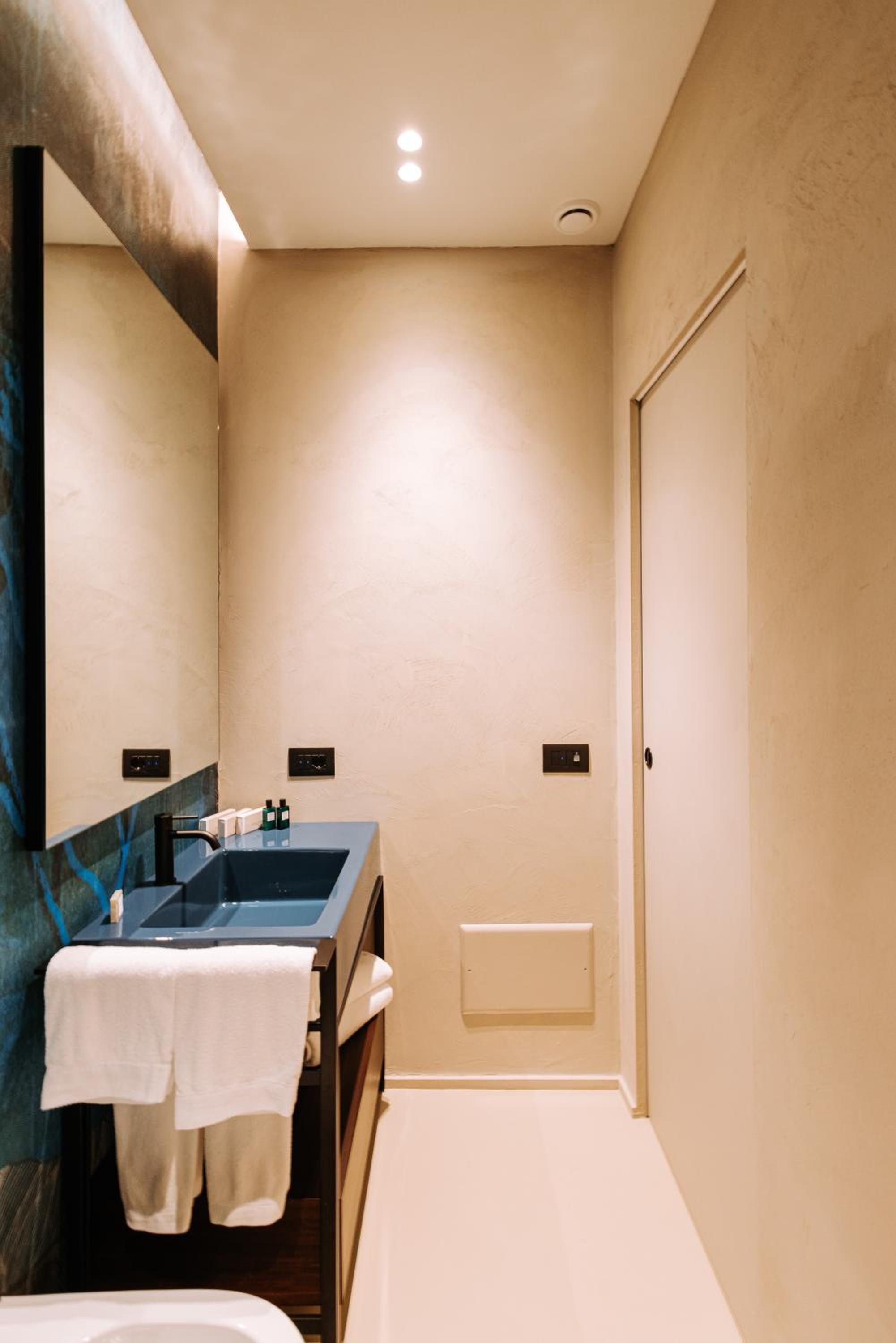 Queen Room - Photo 10