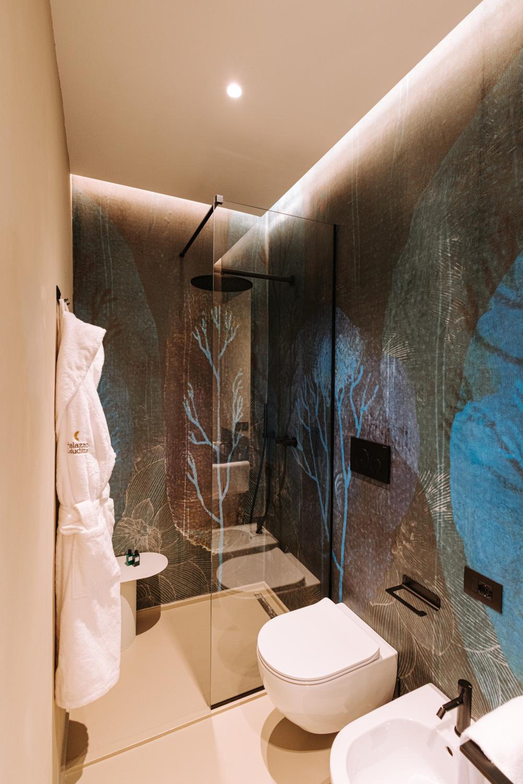 Queen Room - Photo 9