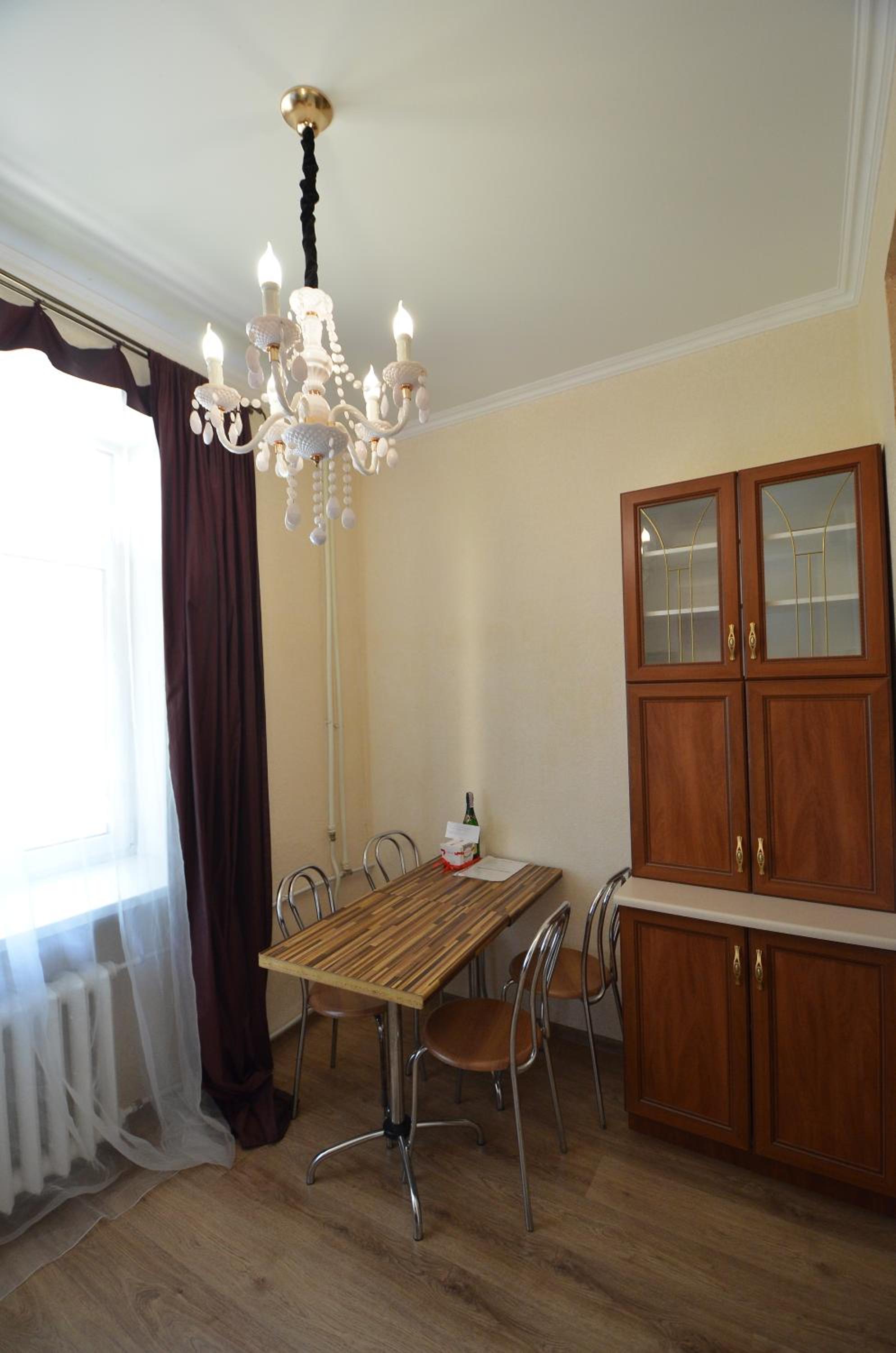 One-Bedroom Apartment photo 2