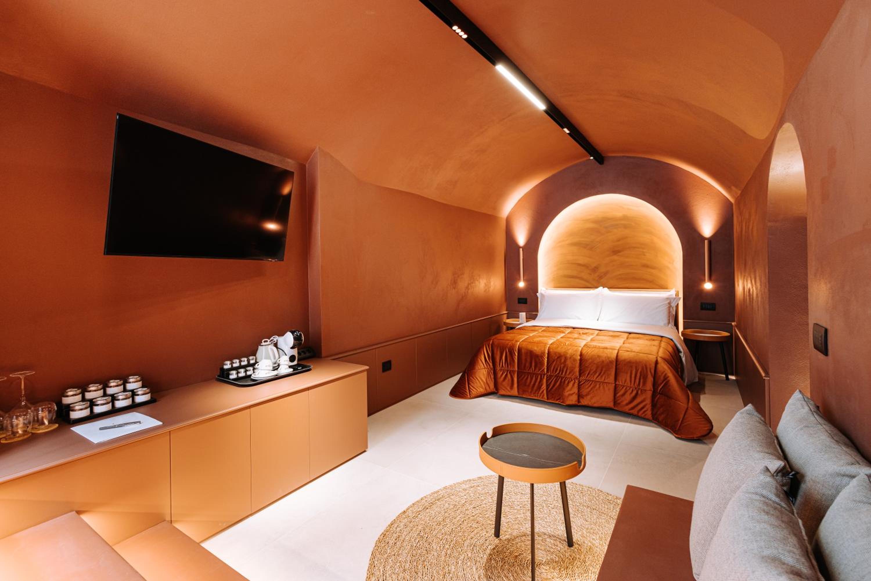 Deluxe Queen Room - Photo 1