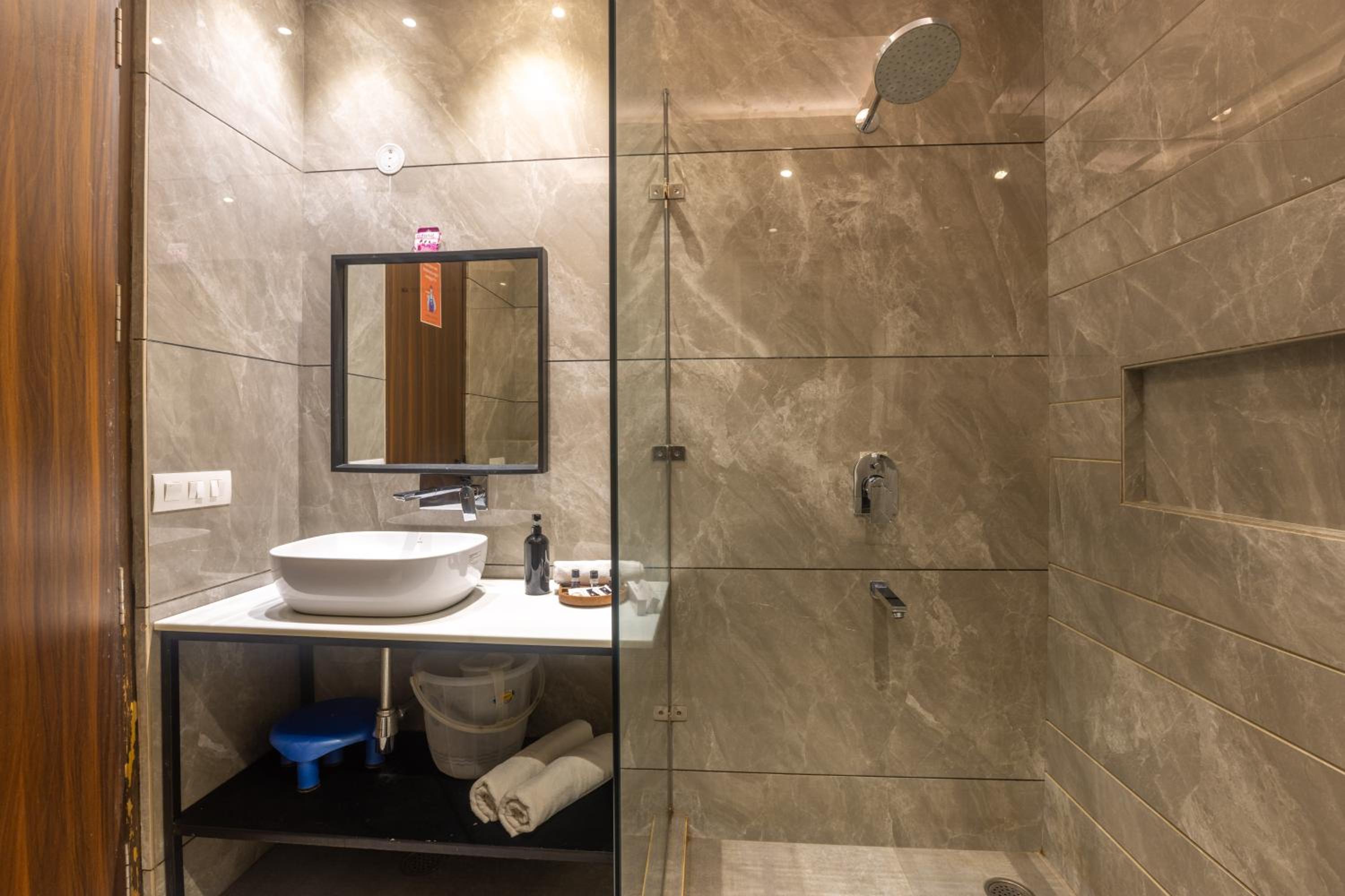 Deluxe Suite with 10% discount on food - Photo 5