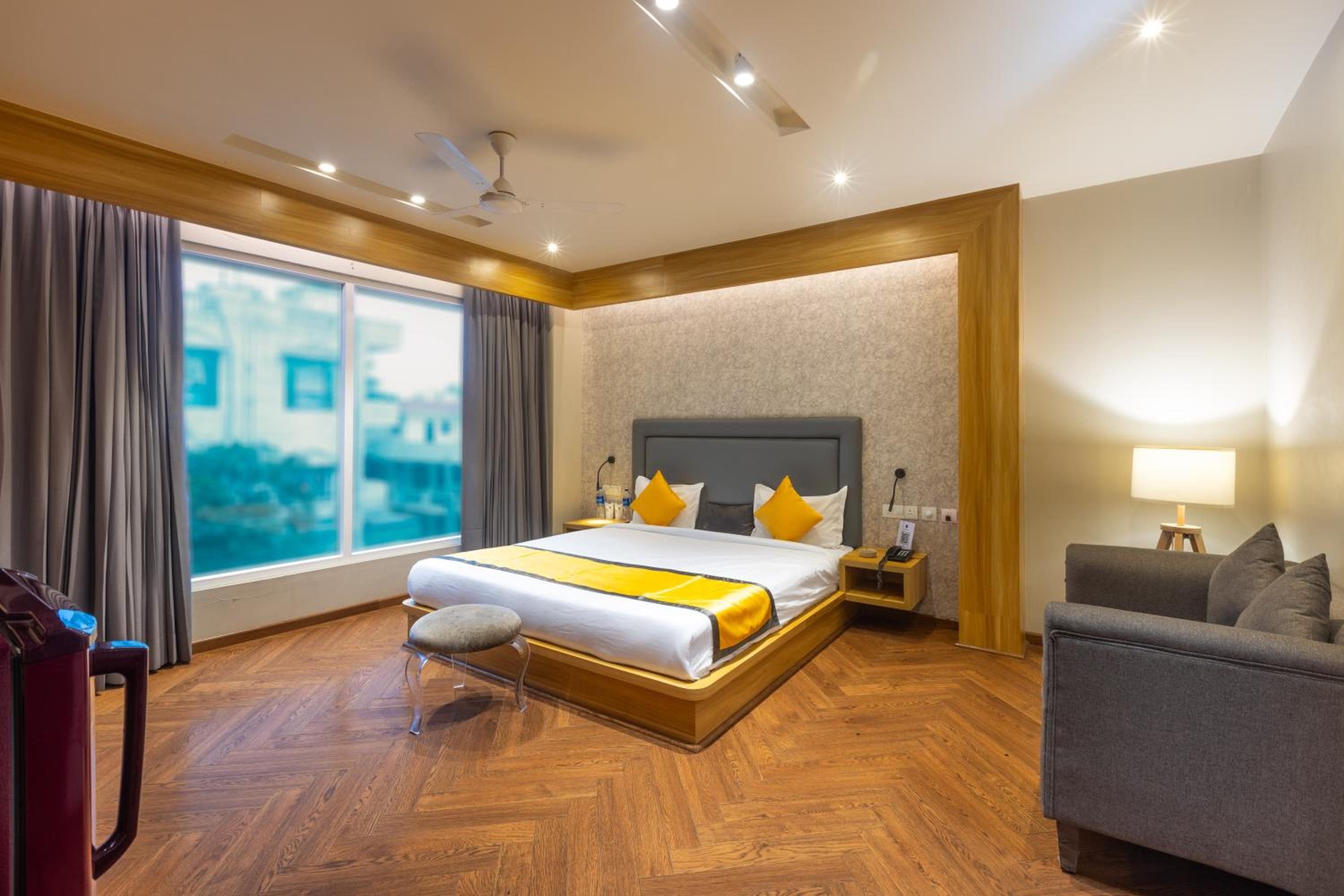 Deluxe Suite with 10% discount on food - Photo 10
