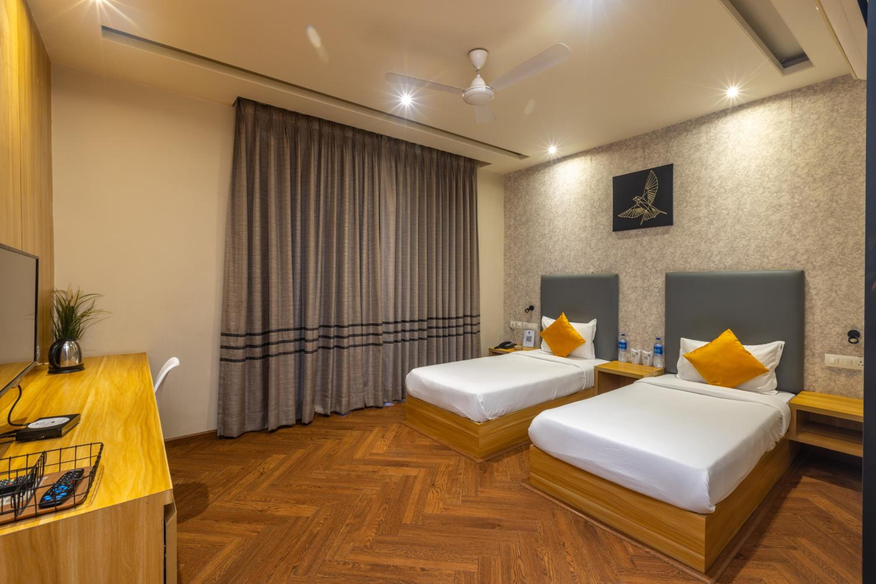 Deluxe Twin Room with 10% discount on food - Photo 5