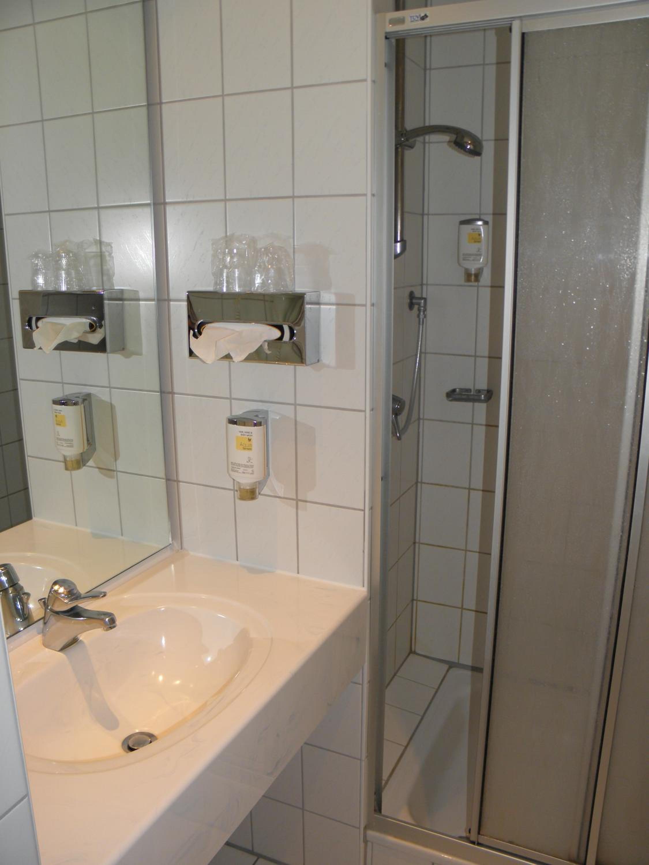 Single Room photo 2