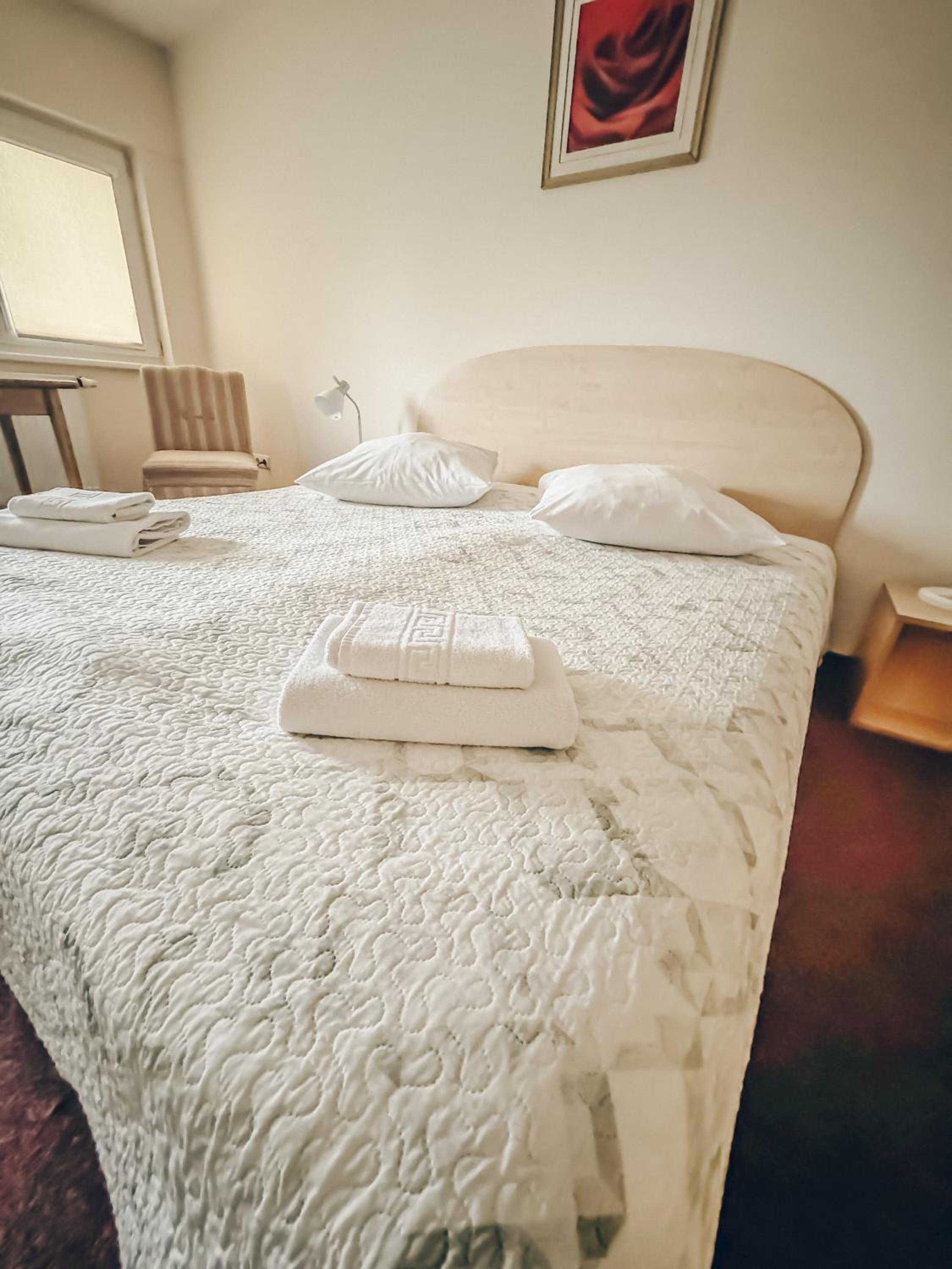 Double Room - Photo 4