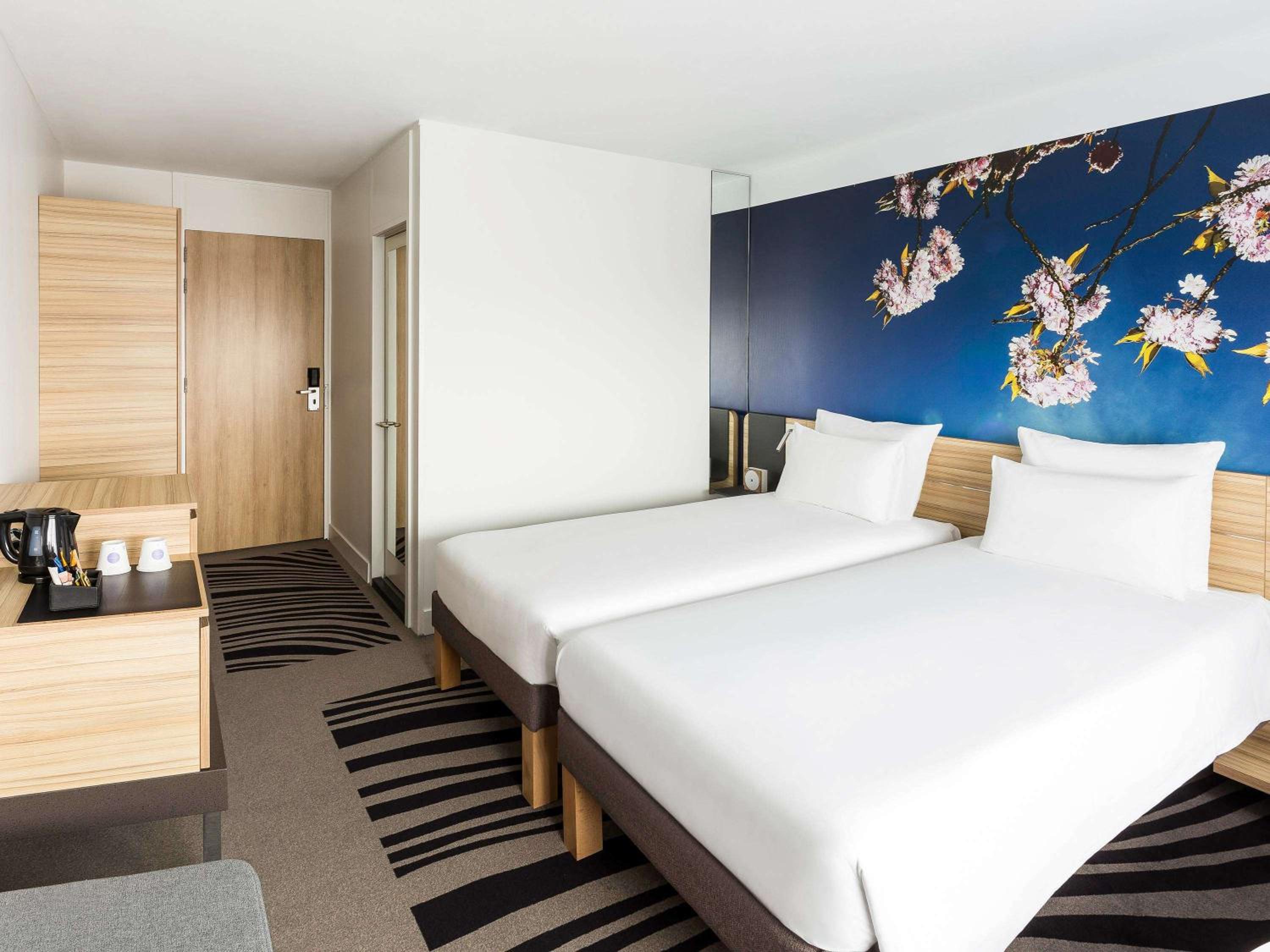 Standard Twin Room - Photo 4