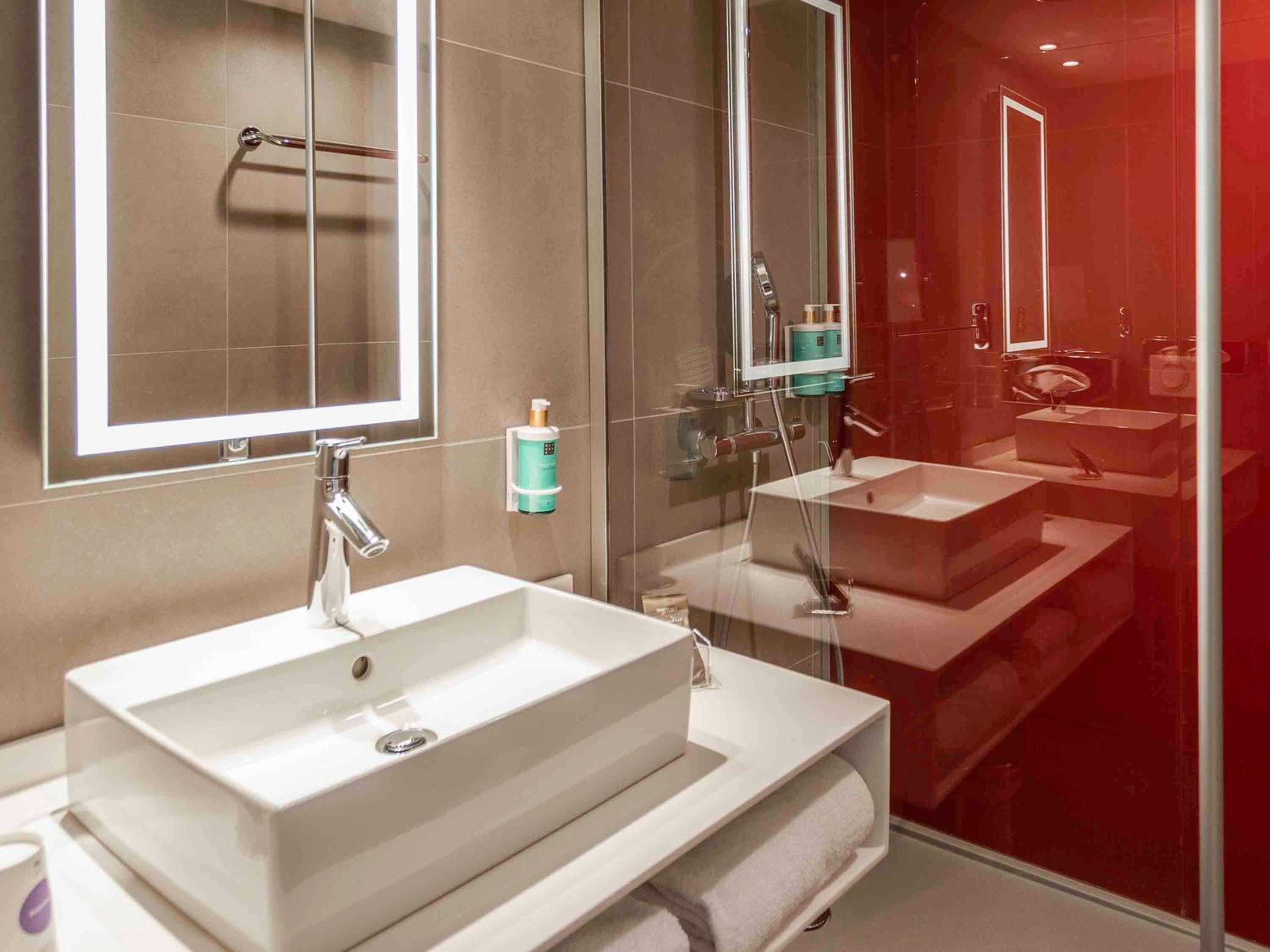 Standard Twin Room - Photo 3