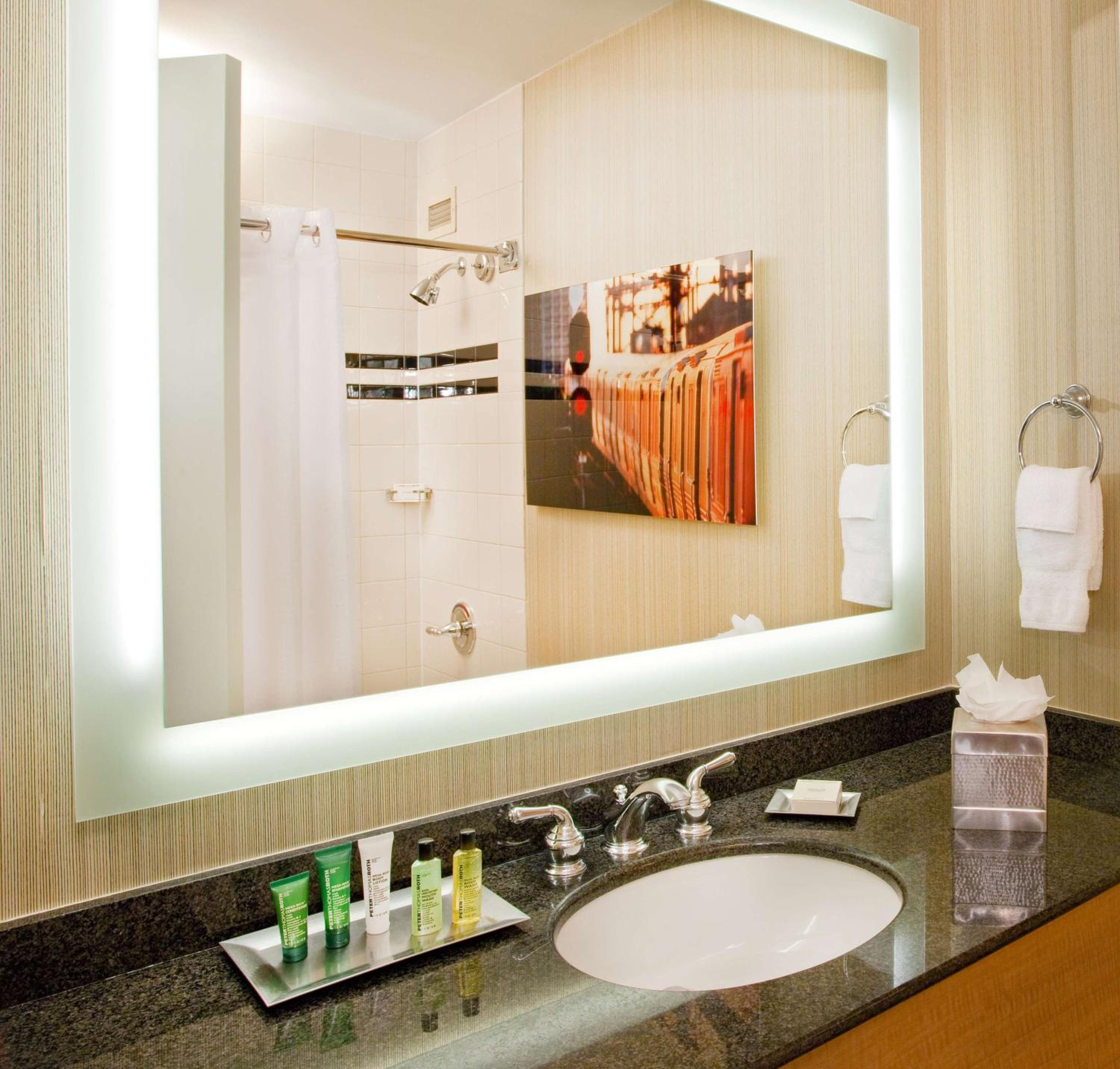 Double Room with Two Double Beds - Photo 2