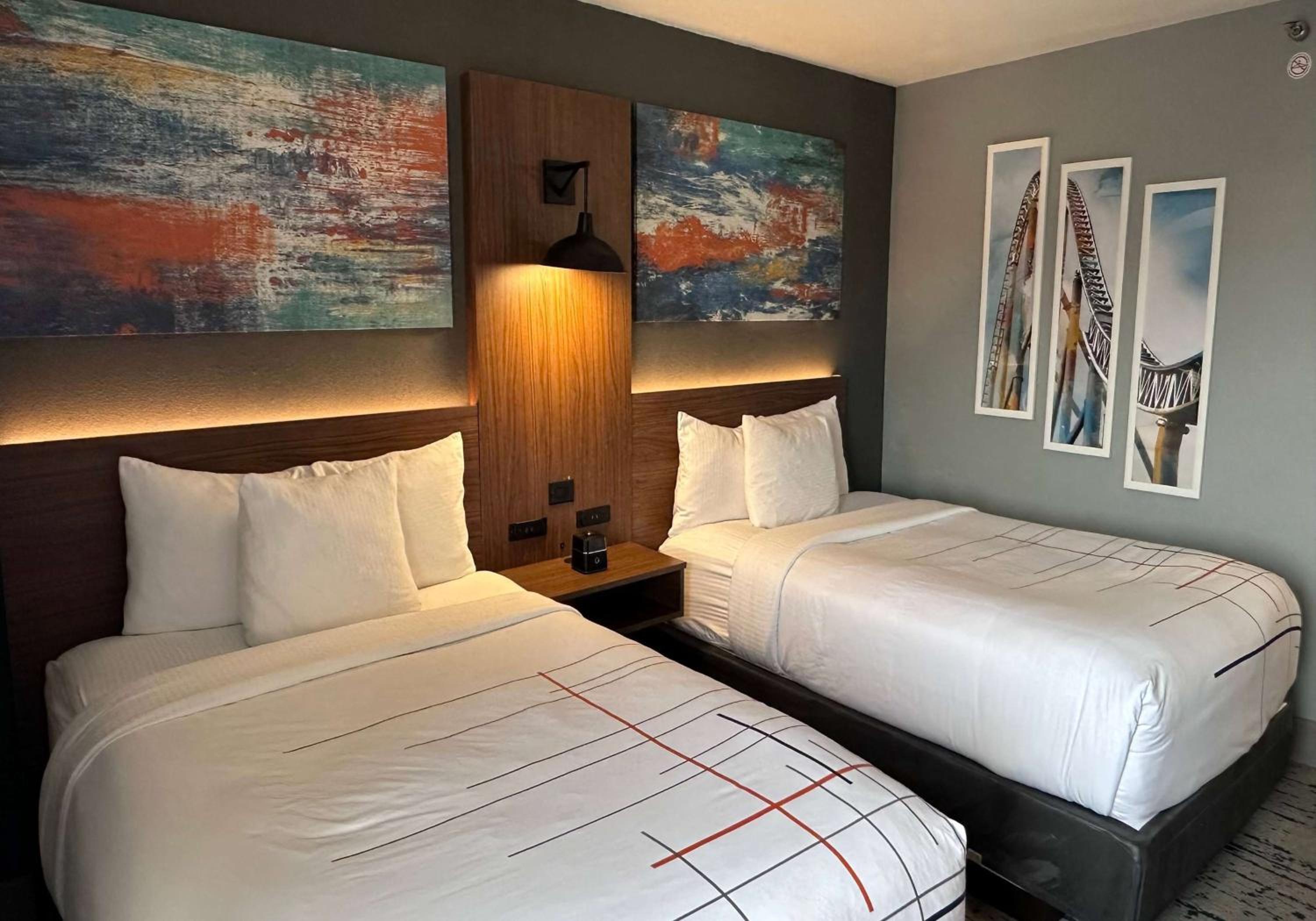 Deluxe Double Room with Two Double Beds - Pet Friendly/Non-Smoking - Photo 1
