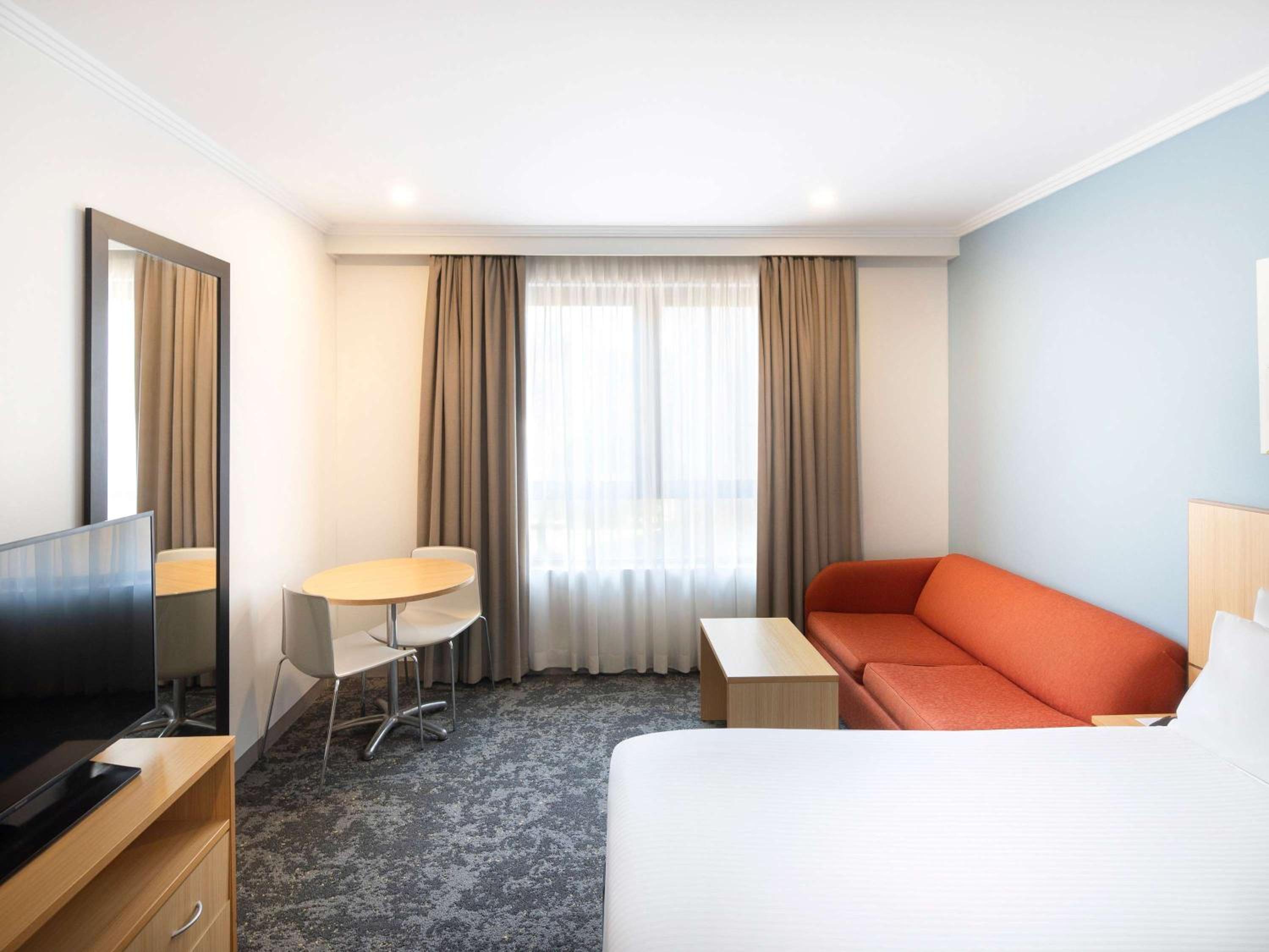 Standard Queen Room - Photo 7