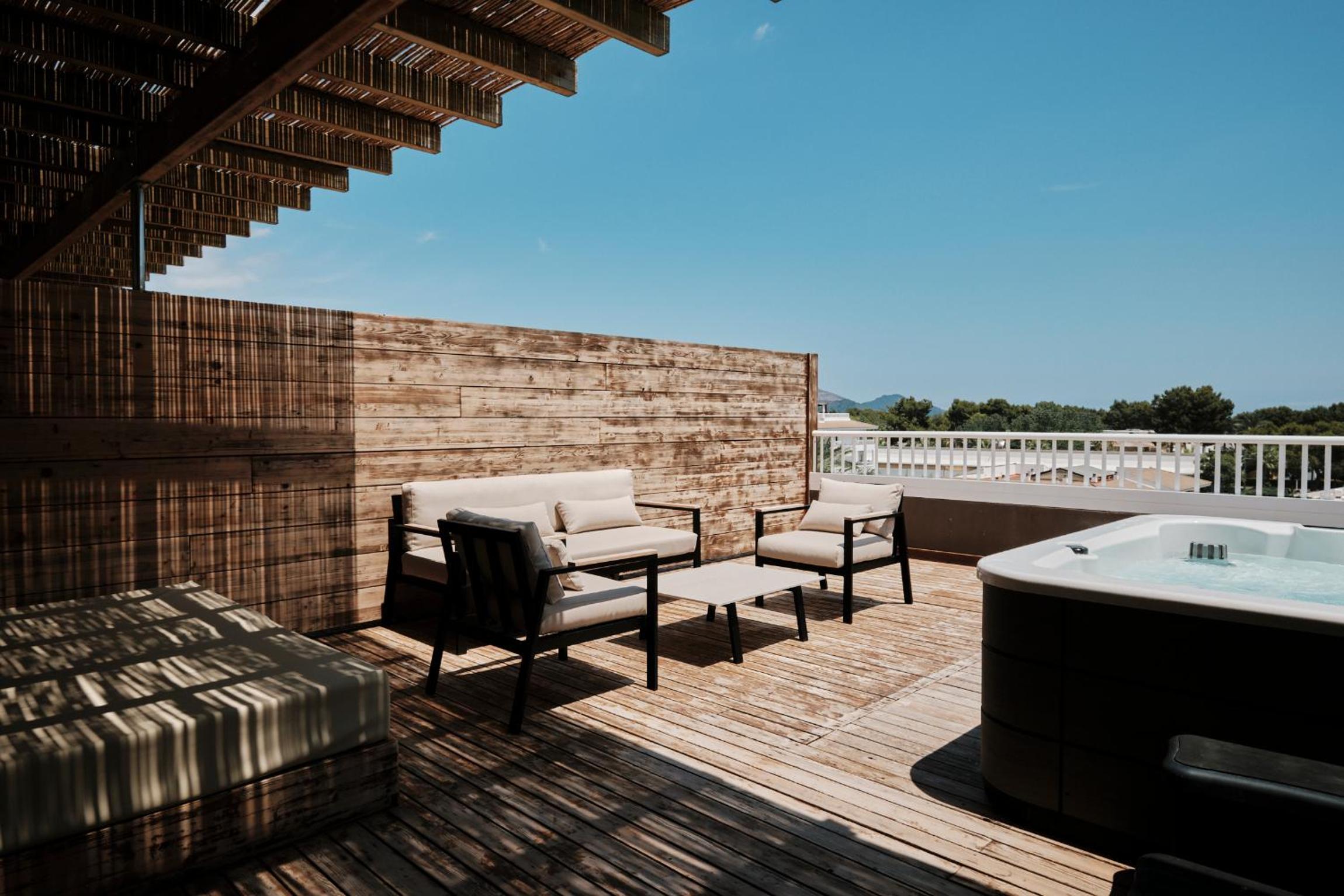 One Bedroom Suite with Hot Tub at Penthouse - Photo 23