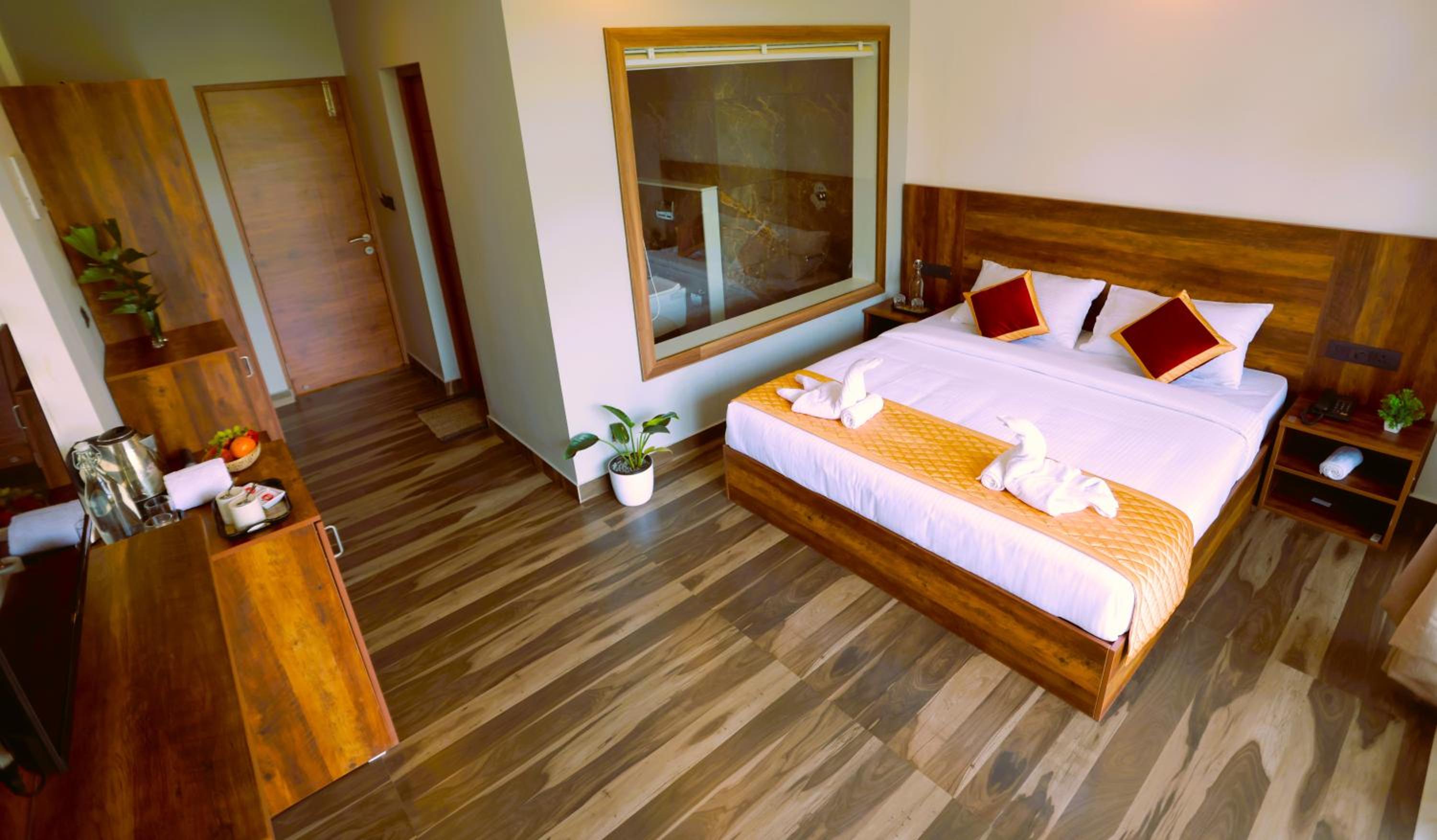 Deluxe Double Room With Balcony photo 2