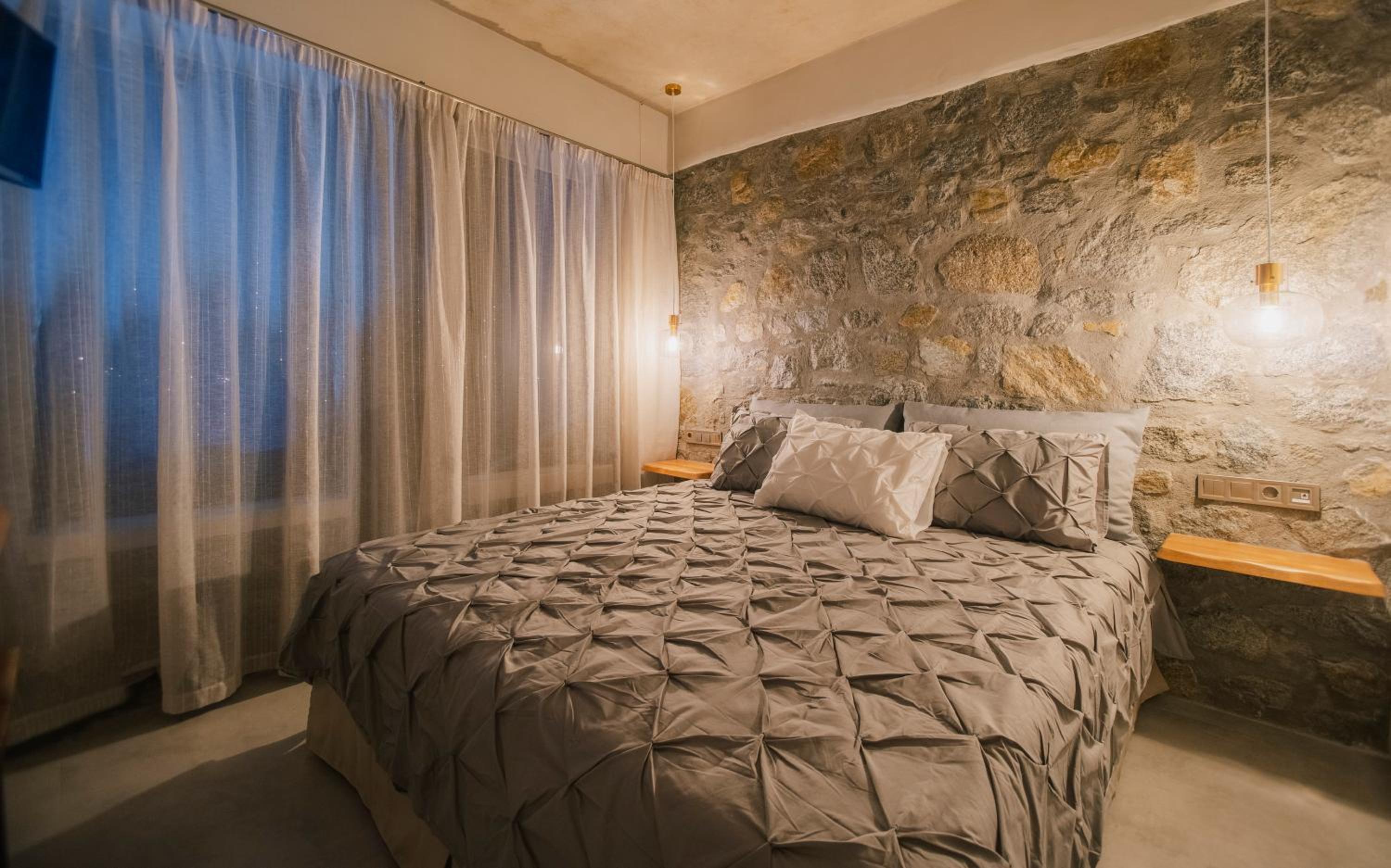 Five Bedroom Villa with Private Pool and Outdoor Hot Tub