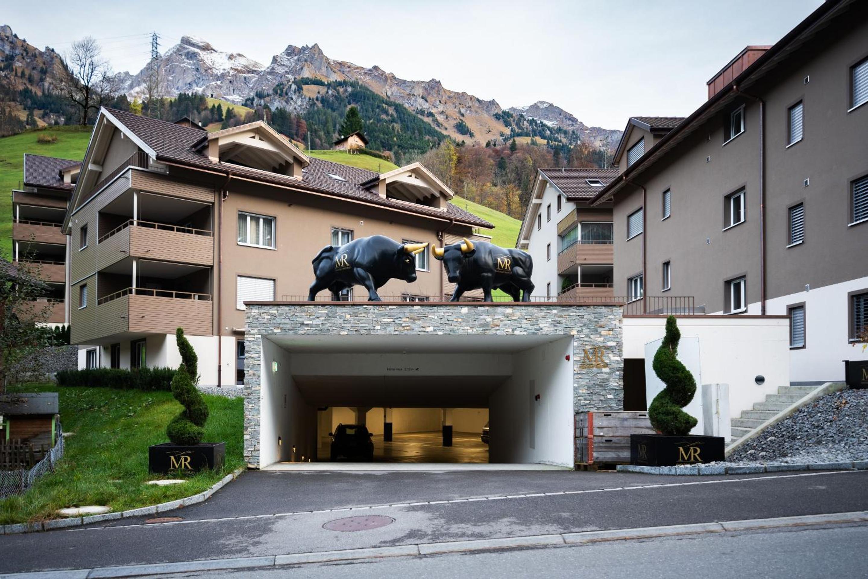 Apartment with Mountain View - Photo 3