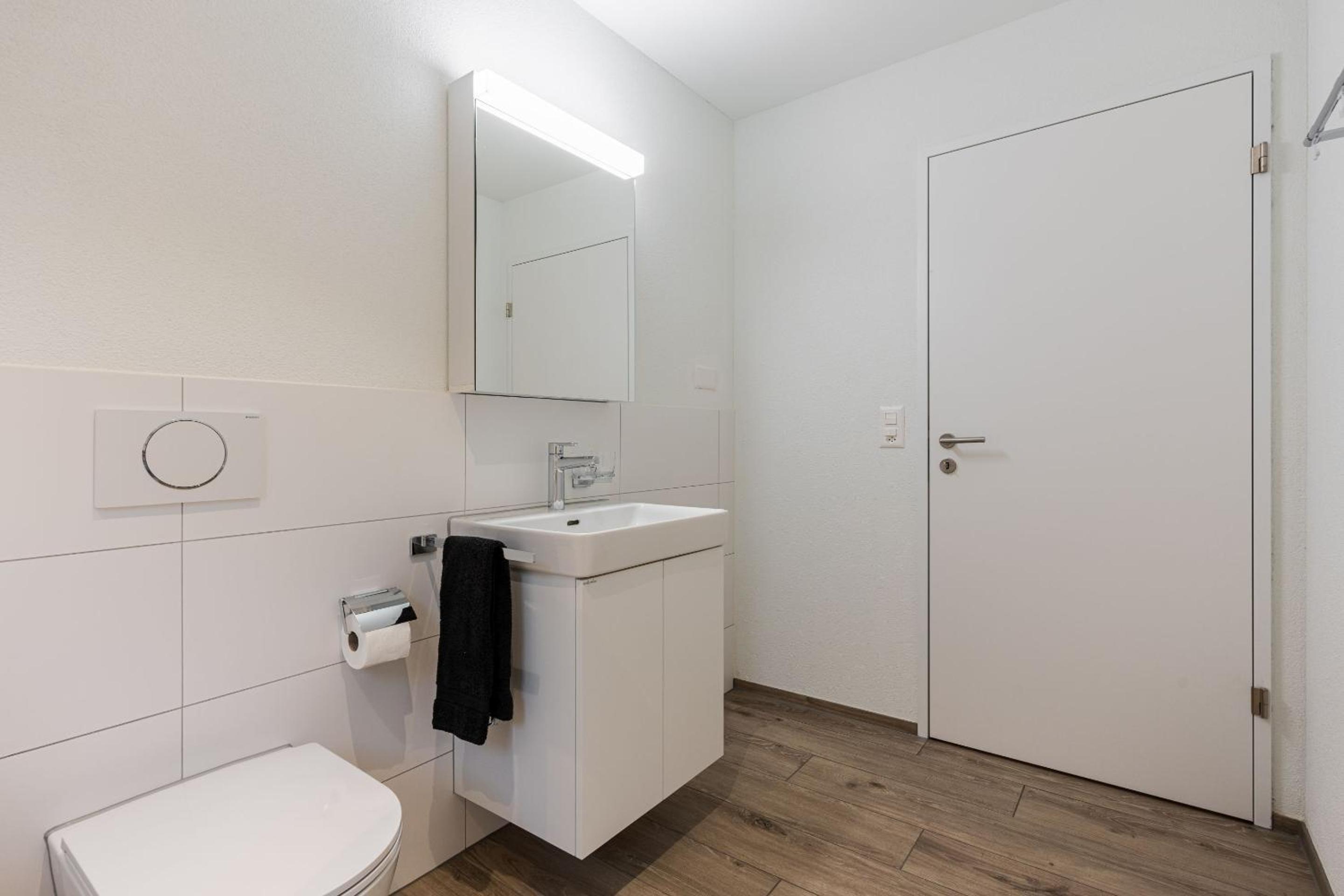 Apartment with Mountain View - Photo 14